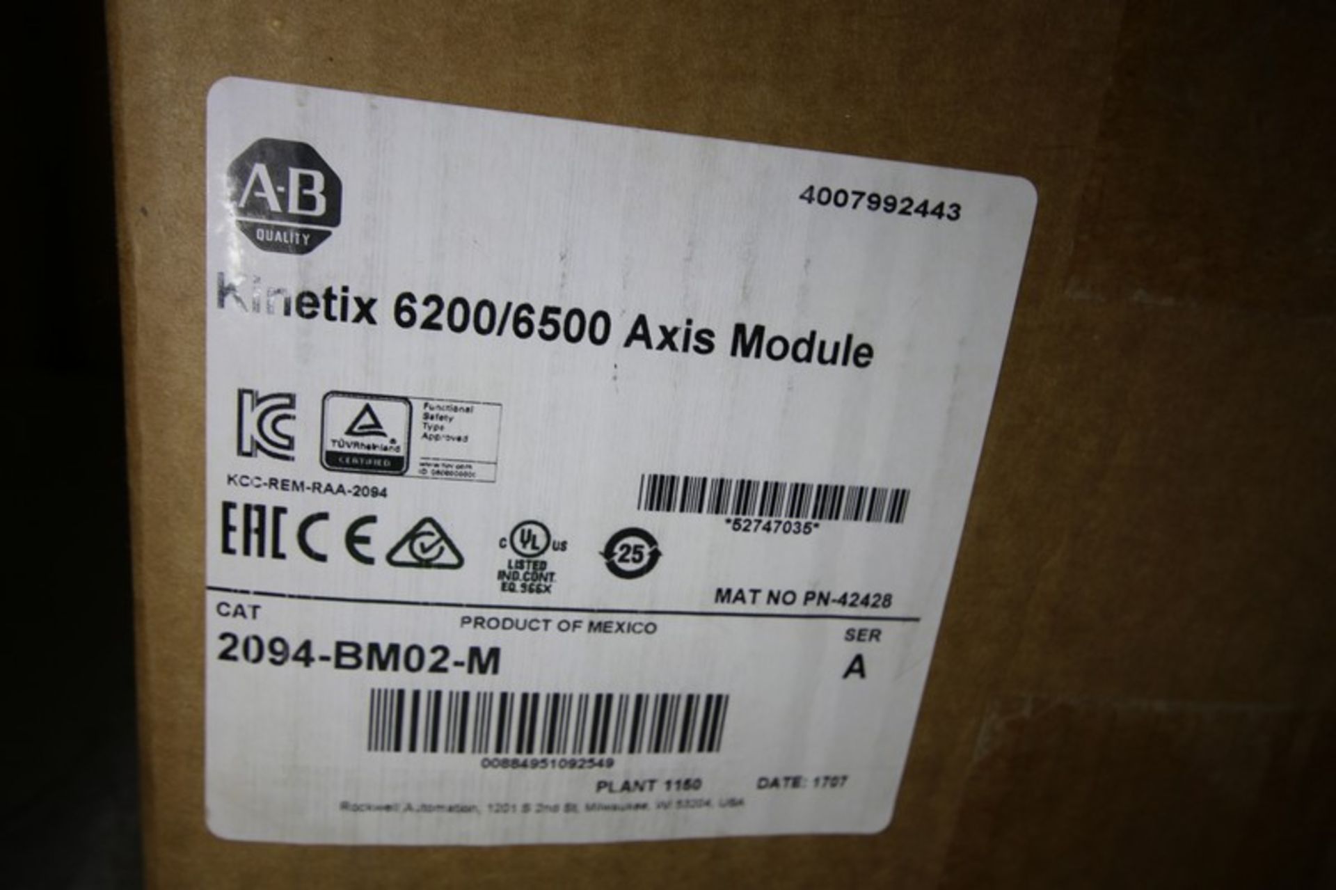 Allen Bradley Kinetix 6200/6500 Servo Drive Axis Module, Cat. No. 2094-BM02-M Series A (INV#88433)( - Image 4 of 4