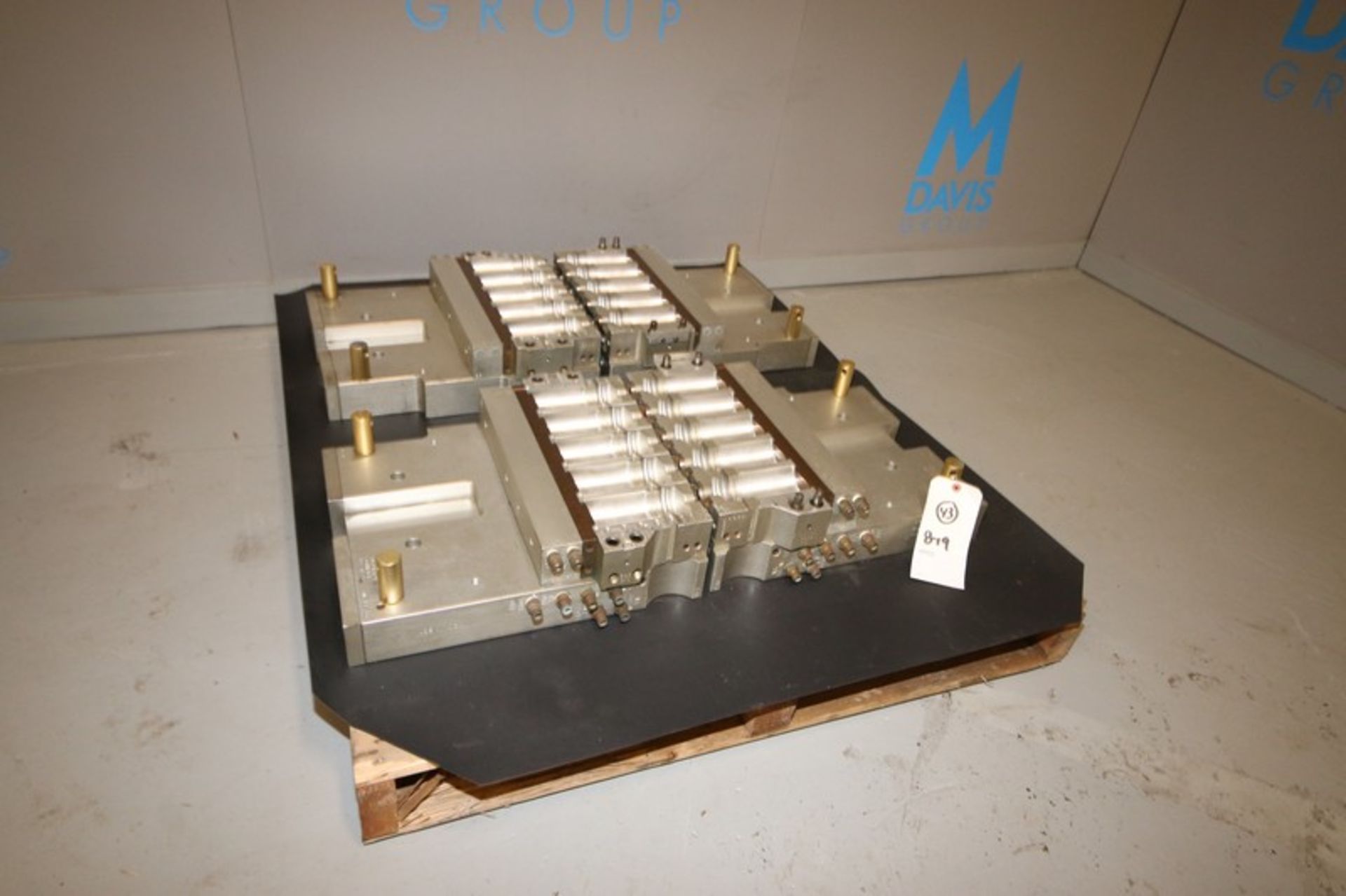 Compact 5-Wide S/S Bottle Molds, S/N 905.851.7724/859.371.3250, Overall Dims.: Aprox. 18-1/4" L x