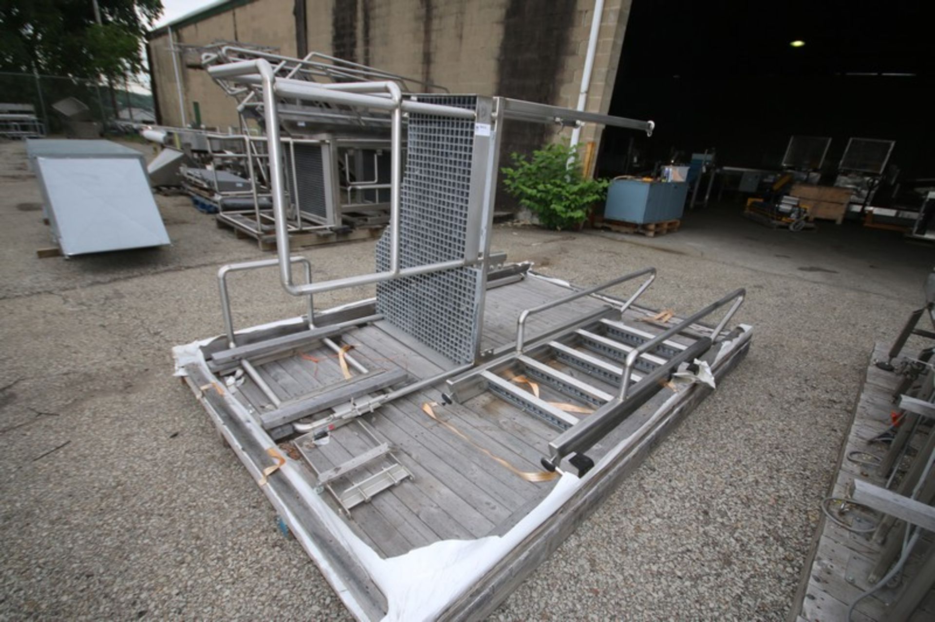 Aprox. 5' L x 42" W x 65" H S/S Tank Operator's Platform with Safety Rail, Plastic Grating, Includes
