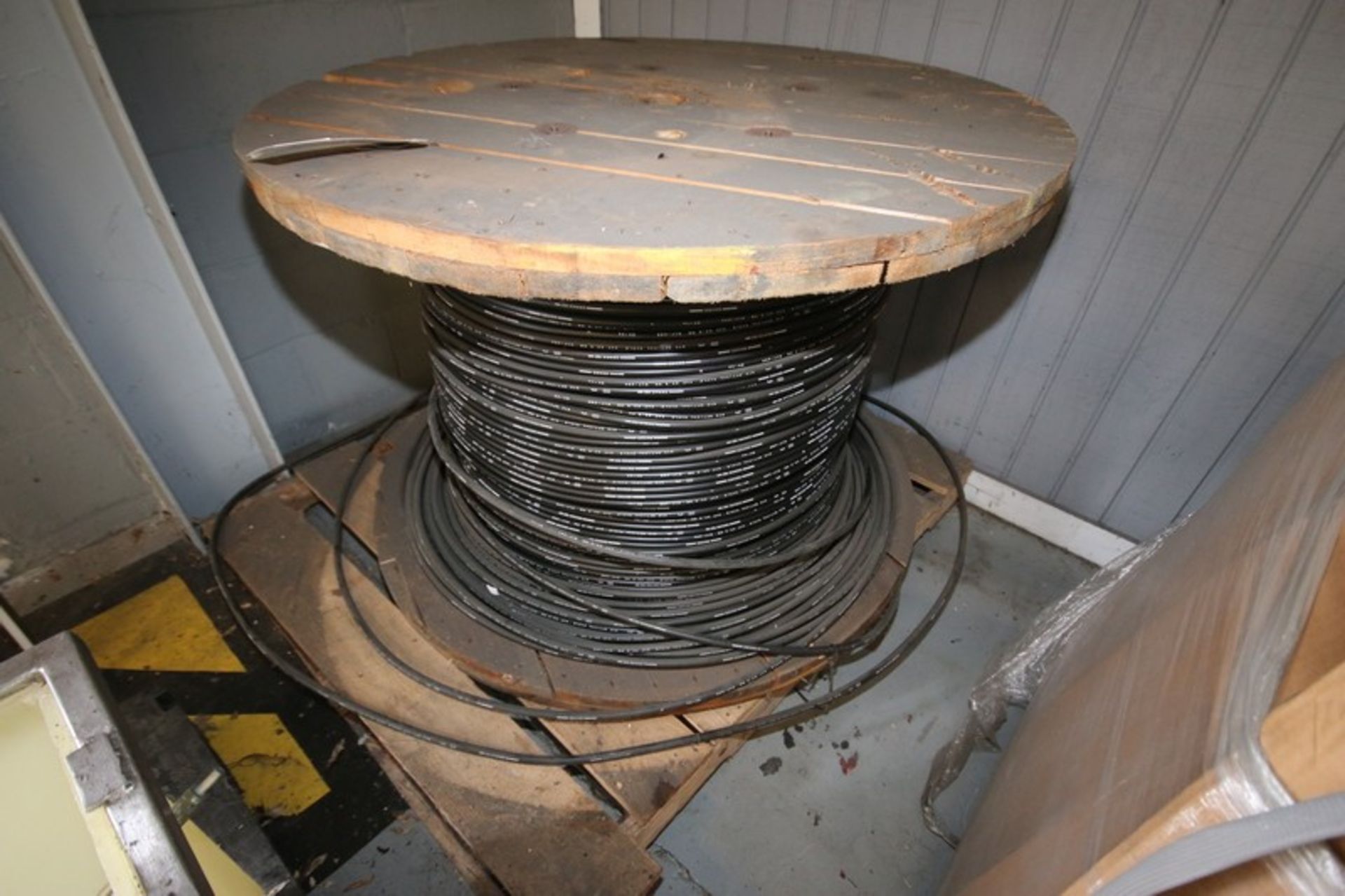 Roll of GCC Optical Cable, 24F, 62.5 mm (INV#84687)(Located @ the MDG Auction Showroom in Pgh.,