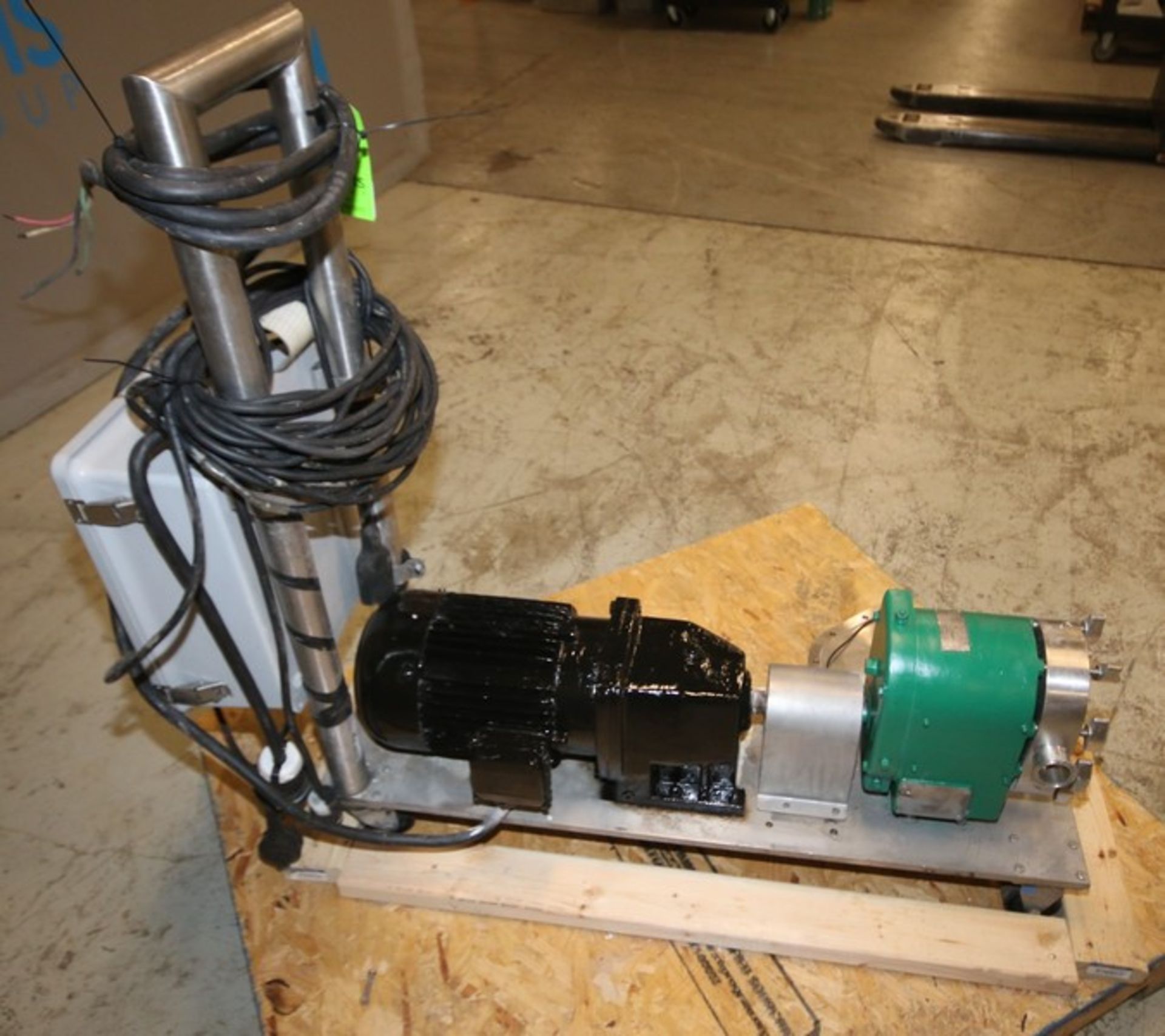 Tri Clover Positive Displacement Pump, Model PR25-1 1/2 - MUC4-SL-S, SN Y1534, with 1 1/2" CT S/S - Image 9 of 10