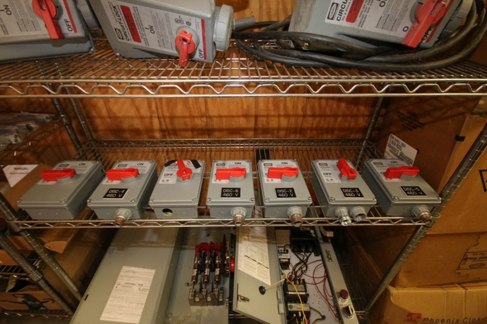 Assortment of Electrical on Rack Includes Starter Control Box with Siemens 3/5 hp Starter Cat. No. - Bild 4 aus 6