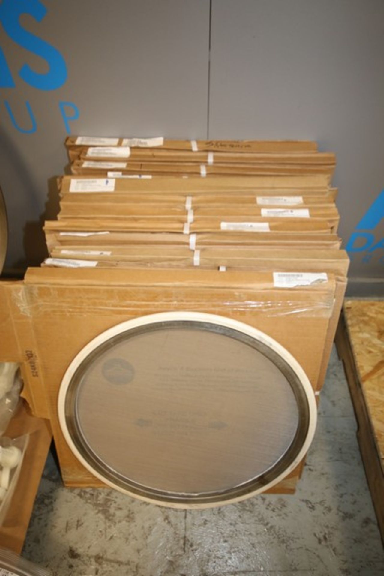 Pallet of New Assorted Sweco Sifter Parts Including (12) 20" & (2) 36" Deck Screens, PN 24B8A030M, - Image 6 of 9