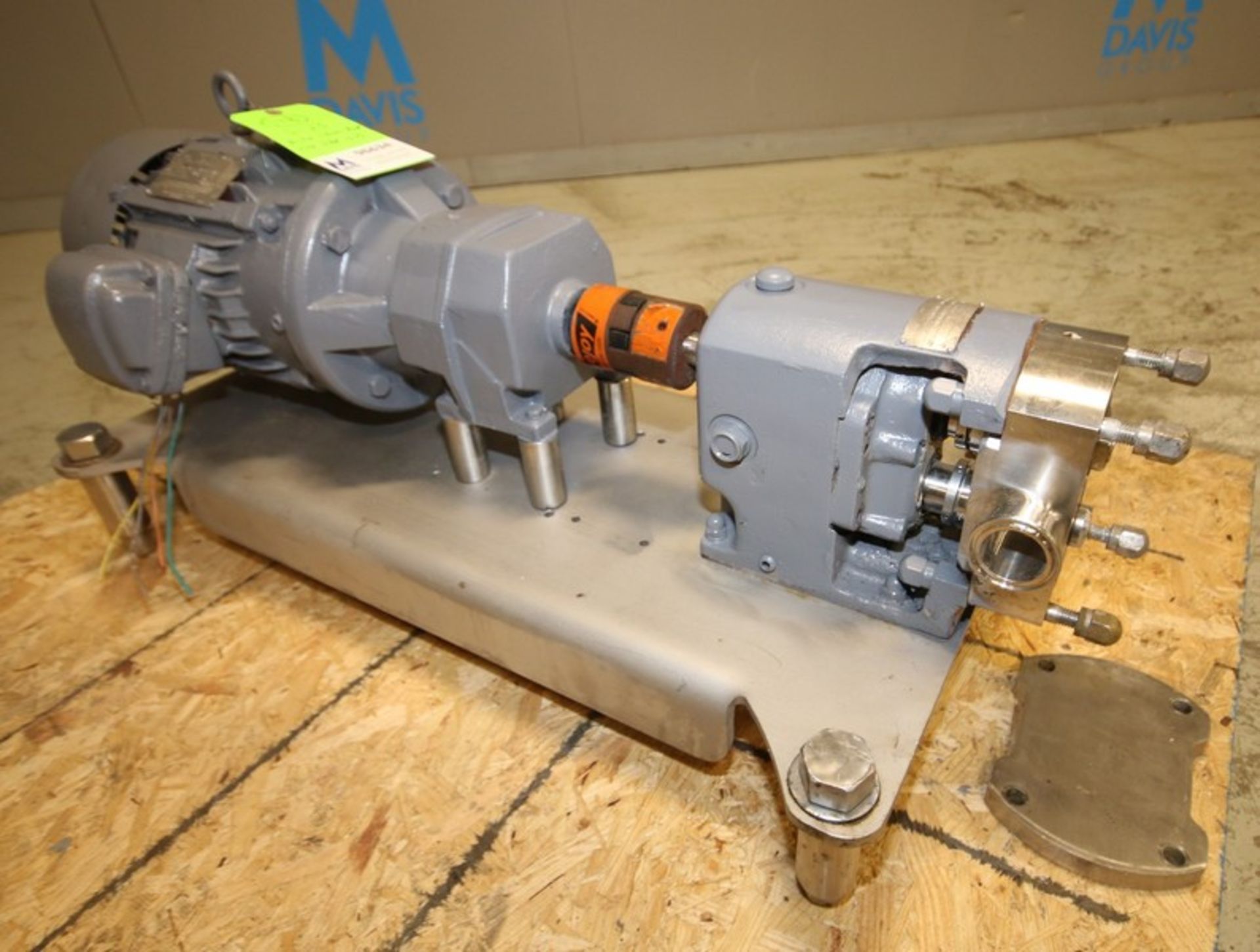 Alfa Laval Positive Displacement Pump, Mode GHP 1015, SN 1004014, with 1.5" CT Head, Rotors, US - Bild 4 aus 10