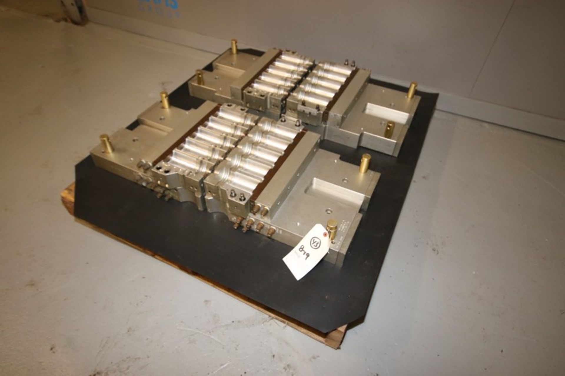 Compact 5-Wide S/S Bottle Molds, S/N 905.851.7724/859.371.3250, Overall Dims.: Aprox. 18-1/4" L x - Bild 2 aus 9