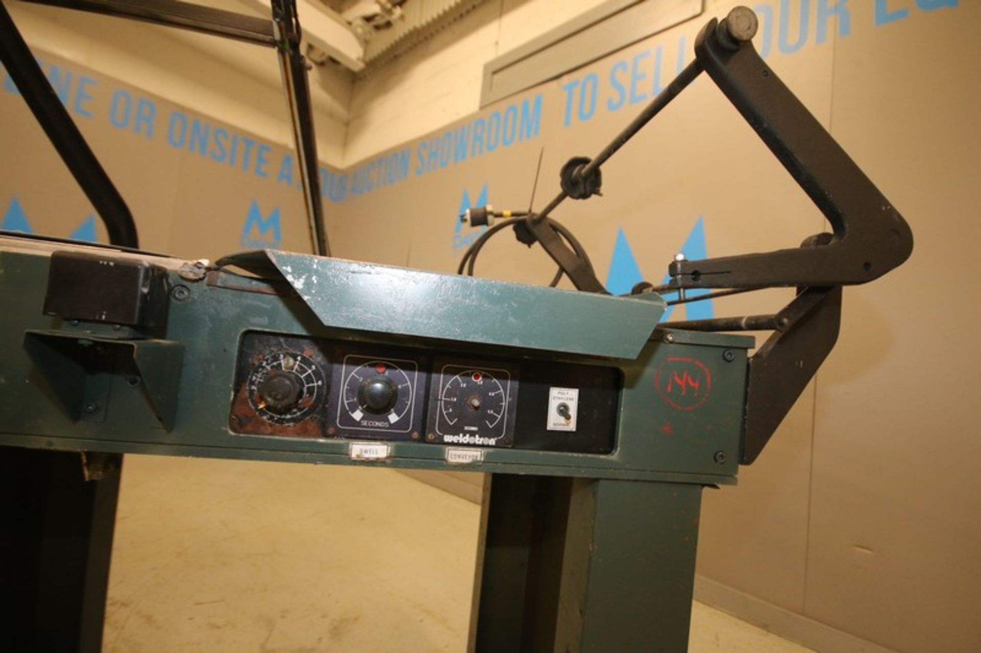 Weldotron Portable L - Bar Sealer, Model 6401, SN LW20764 with 20" W x 17" L Sealing Area, Shrink - Image 4 of 13