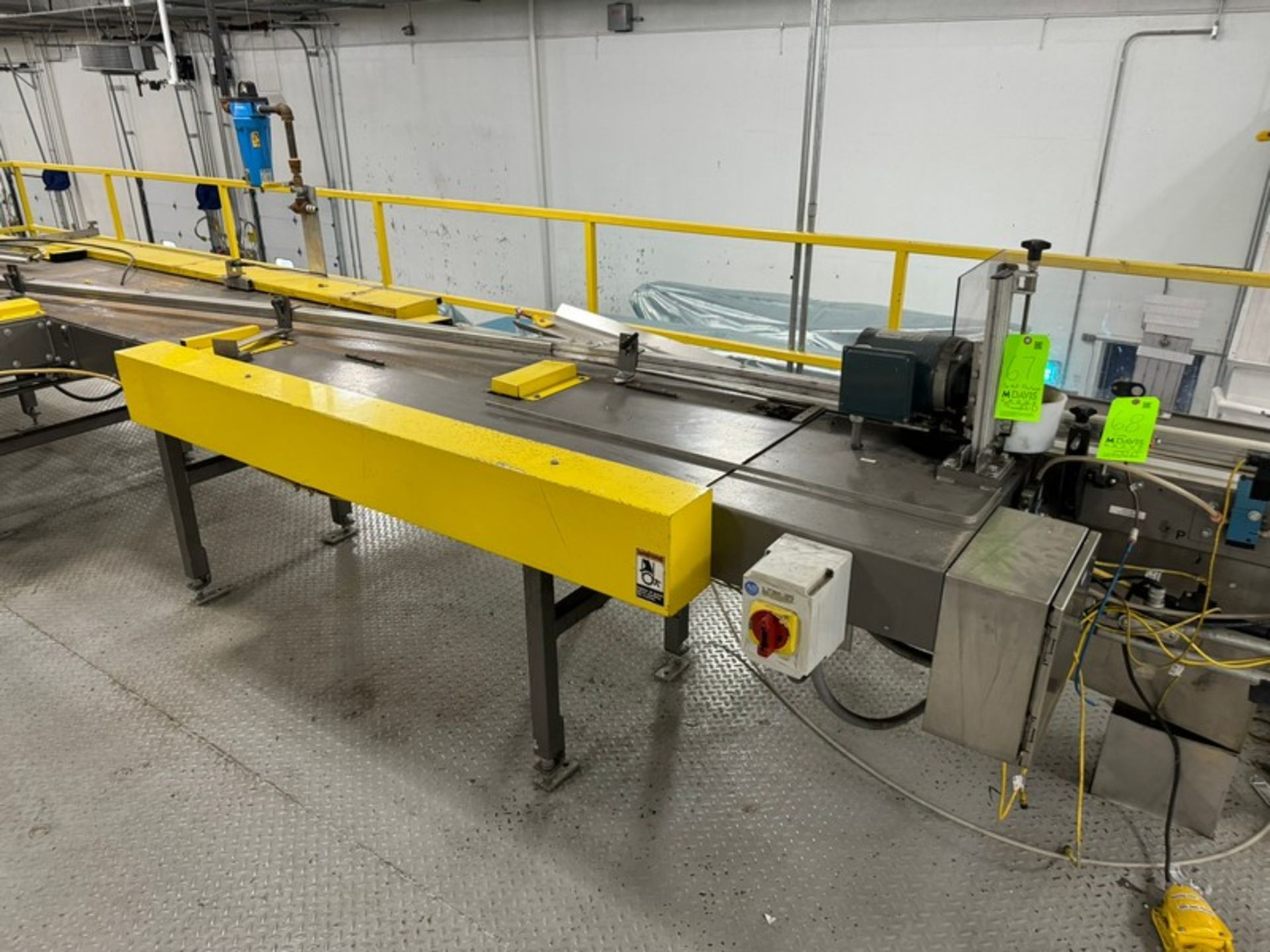 Goldco Discharge Accumulation Conveyor, with Guide Rails & Drives, with Control Panel (LOCATED IN - Bild 2 aus 7