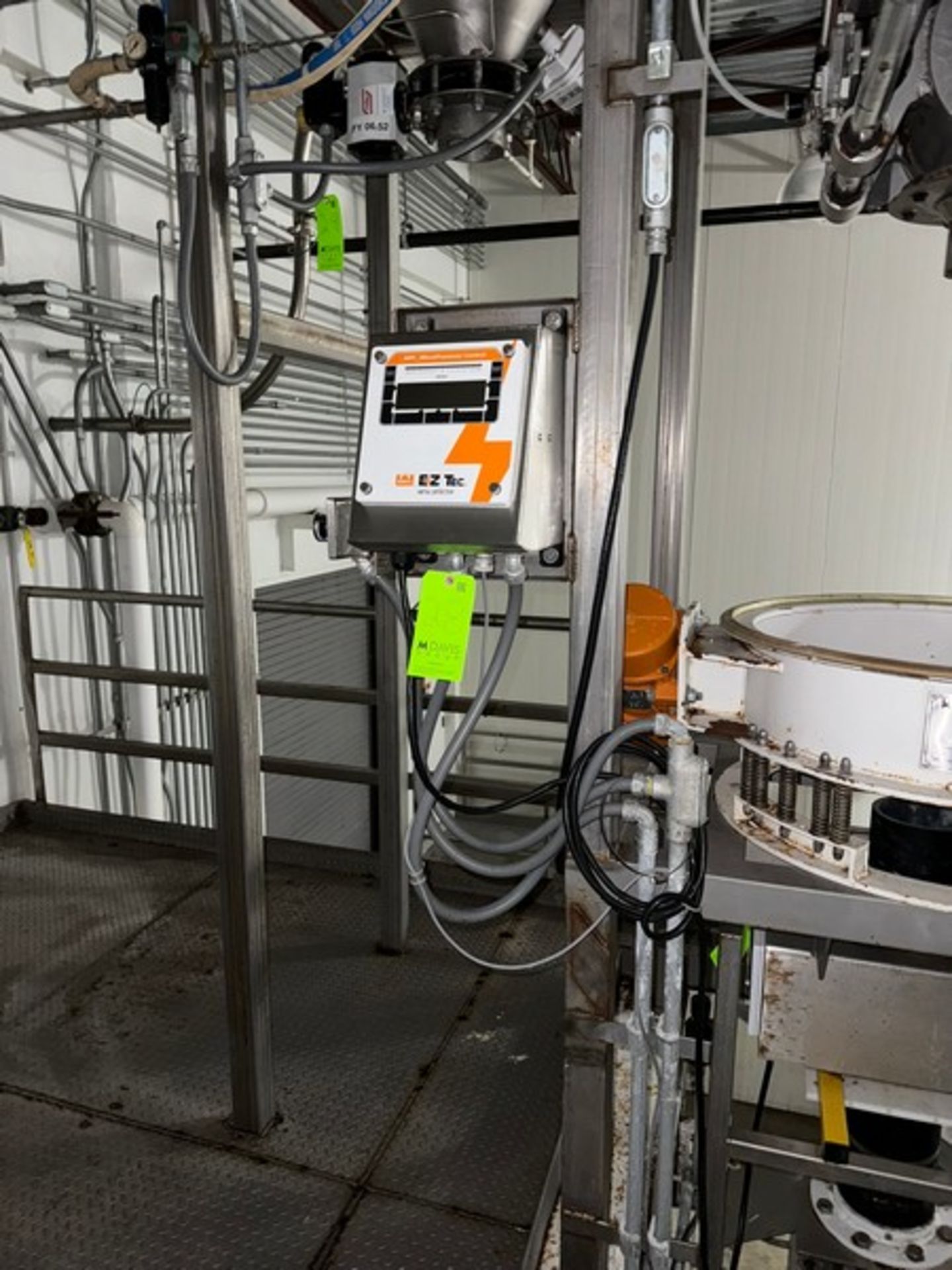 EZ Tec Flo-Thur S/S Metal Detector, Mounted on S/S Stand (LOCATED IN WAVERLY, IA)