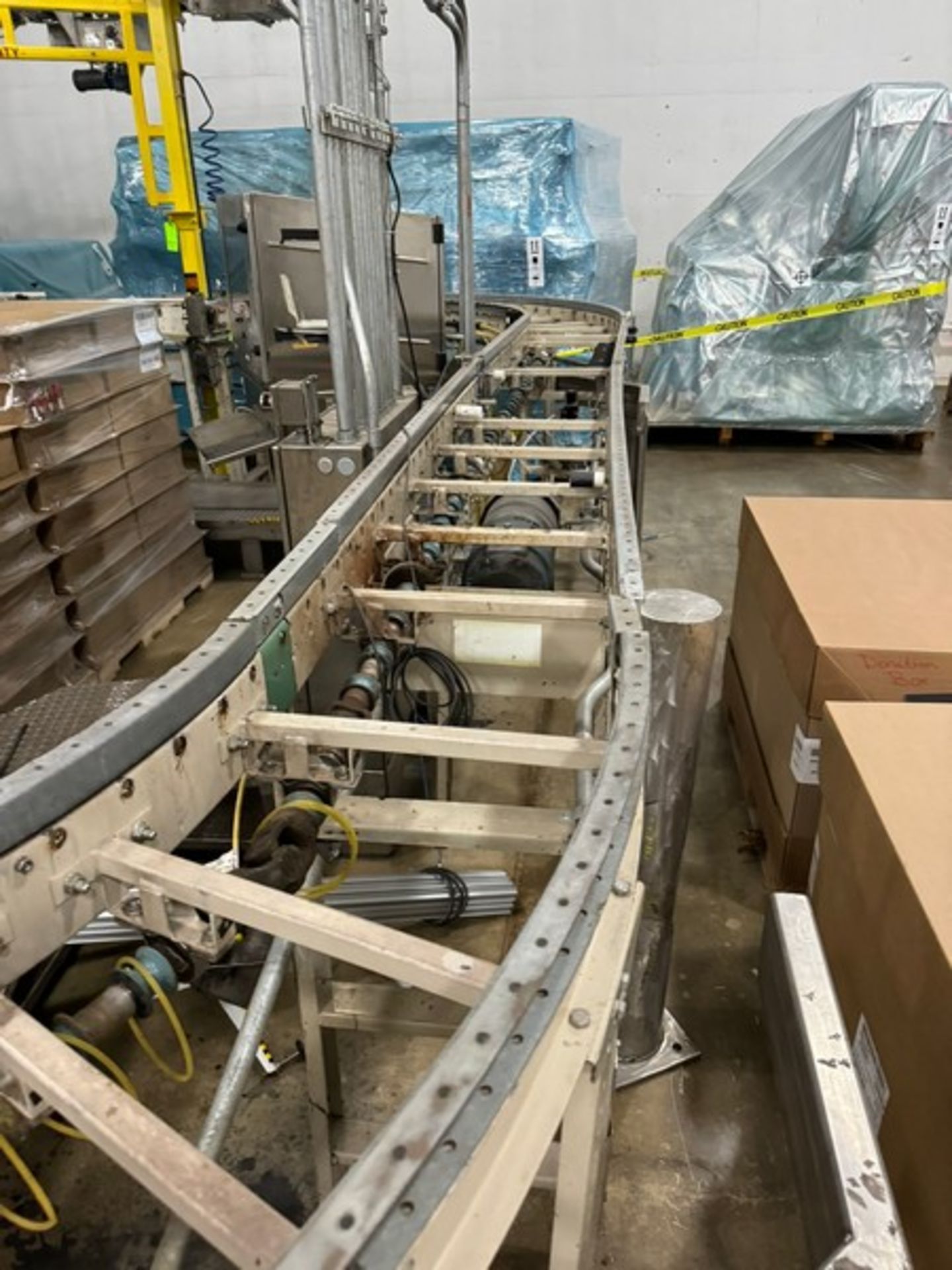 ERMANCO Inc. Roller Conveyor Bed, 180 Degrees Infeed to ARPAC (NOTE: Missing Rolls) (LOCATED IN - Bild 5 aus 6