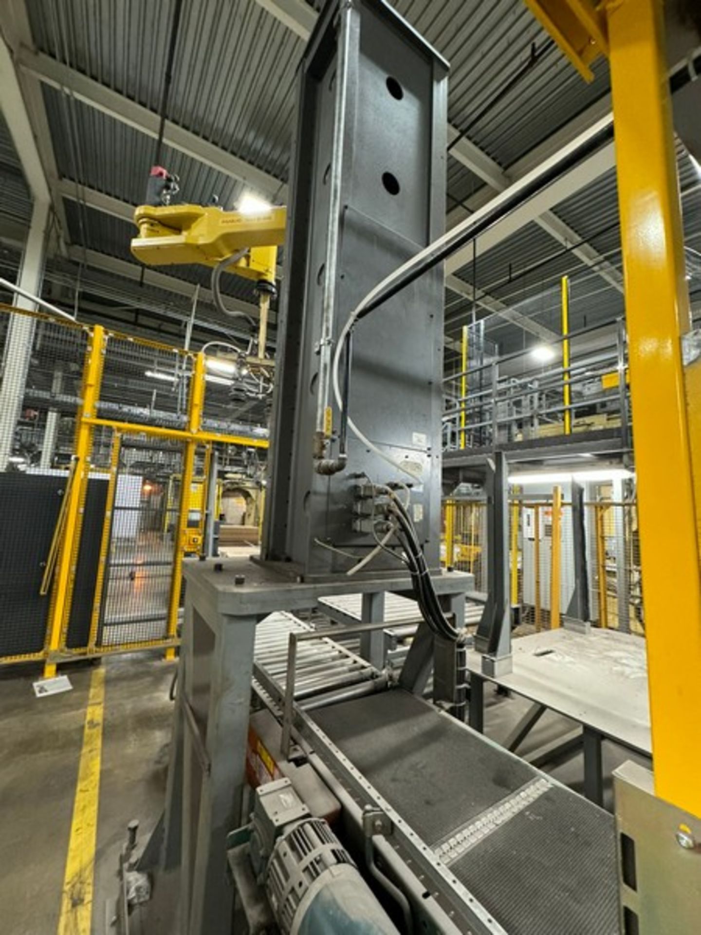 FANUC Stacker/Palletize Robot, M/N SYSTEM R-J, with Double Door Control Panel with Components & - Image 8 of 17
