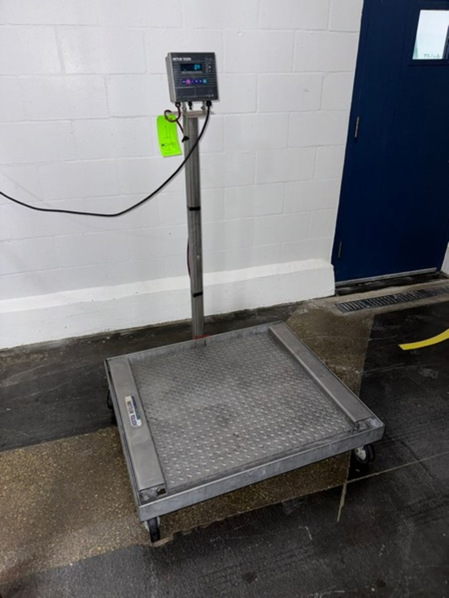 Mettler Toledo S/S Platform Scale, M/N PANTHER, Platform Dims.: Aprox. 30” L x 30” W, Mounted on - Bild 2 aus 6