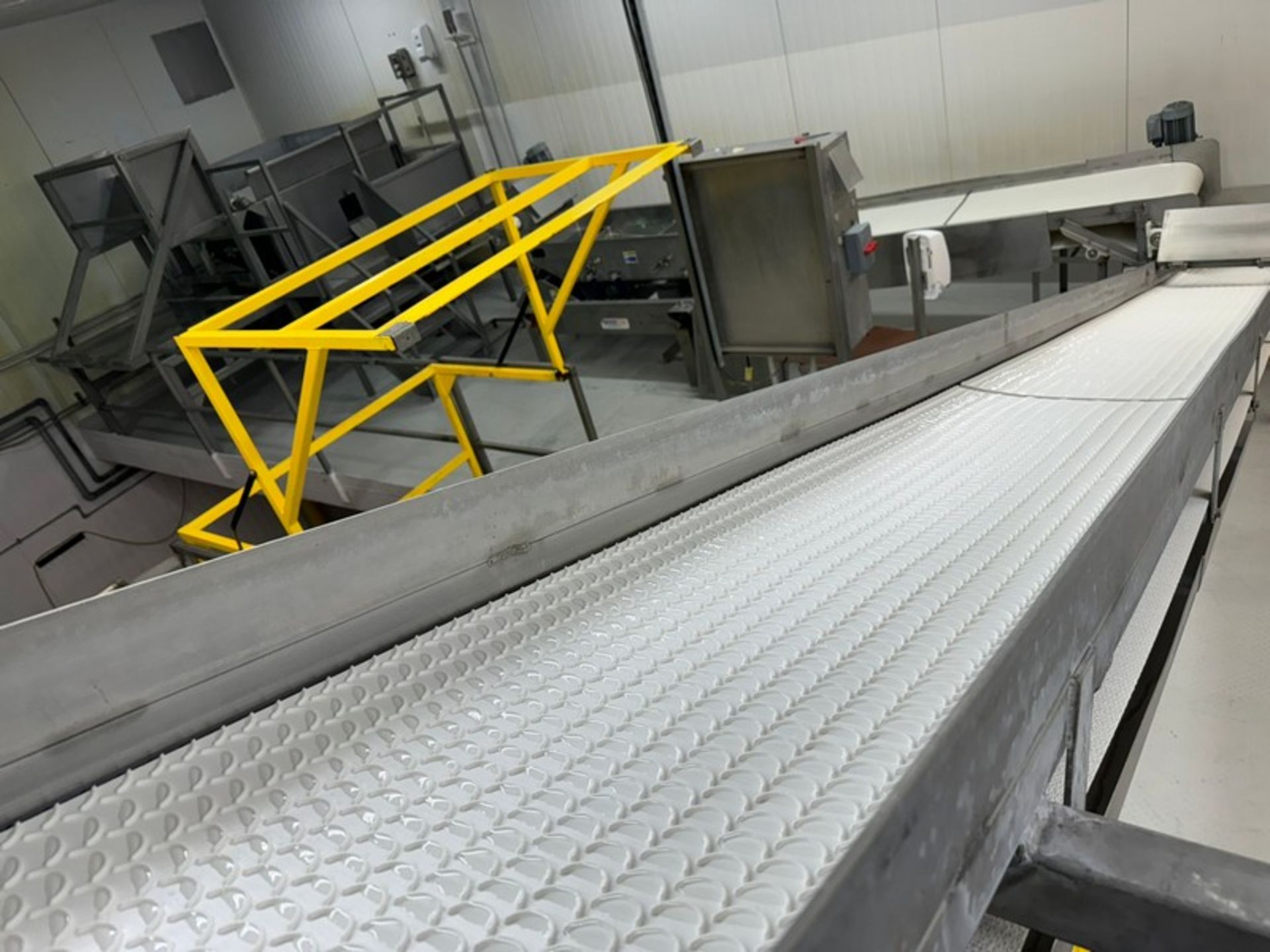 Incline Transfer Conveyor, with Aprox. 18” W Belt, with S/S Infeed Sides, Peak to Floor Dims.: - Image 7 of 8