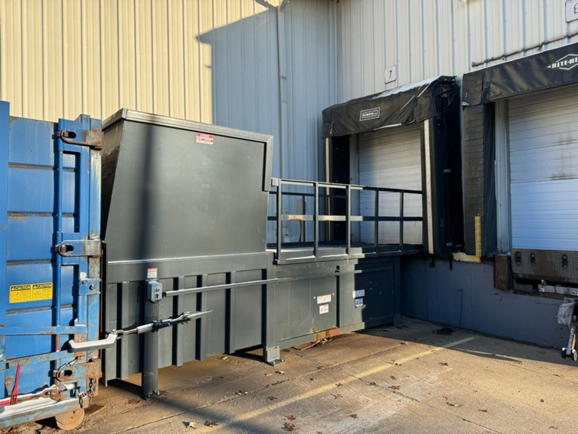 SP Industries Inc. Trash Compactor, with Hydraulic Motor & Drive (LOCATED IN DECATUR, MI)