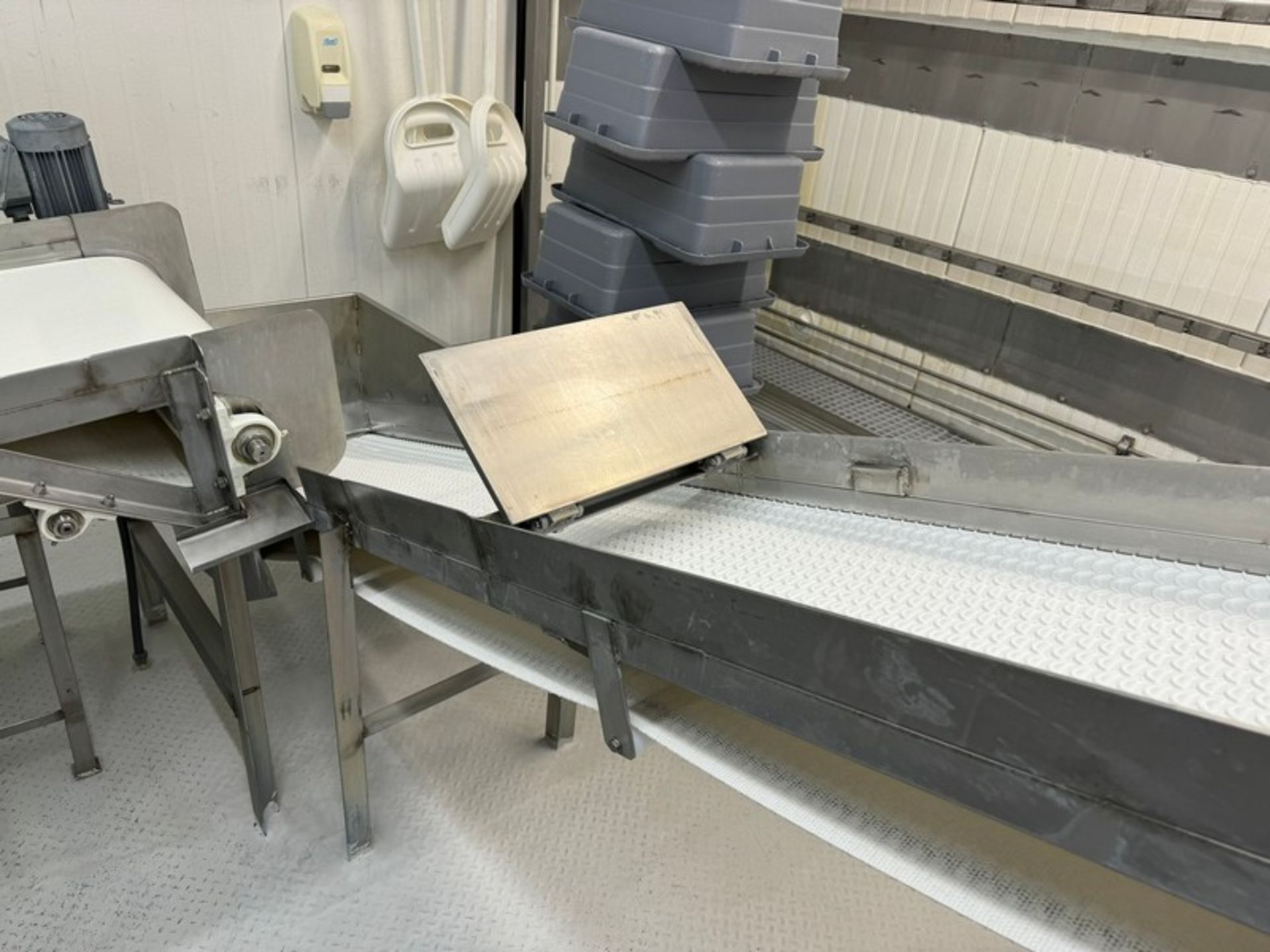Incline Transfer Conveyor, with Aprox. 18” W Belt, with S/S Infeed Sides, Peak to Floor Dims.: - Image 5 of 8