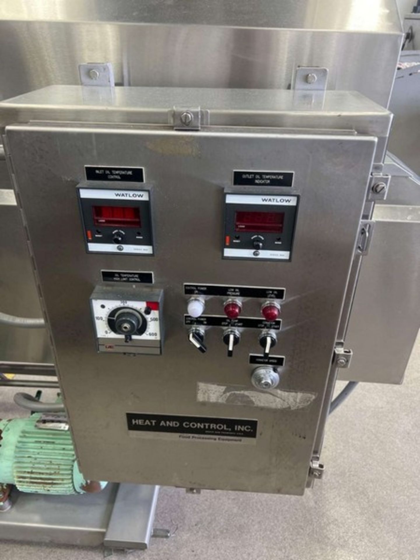 Heat and Control Fryer Used Heat and Control Continuous Fryer with: Conveyor dimensions: -- - Image 7 of 12