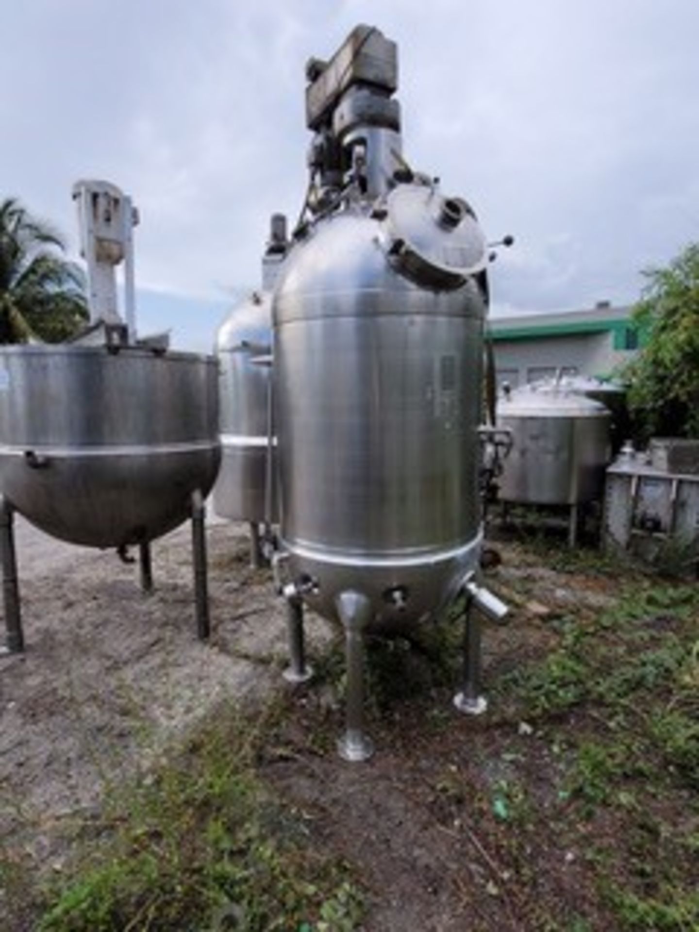 Hamilton 150 Gallon Kettle, Steam Jacketed 90 PSI , Vacuum Scrape Surface Mixing Kettle., 2 HP 230/