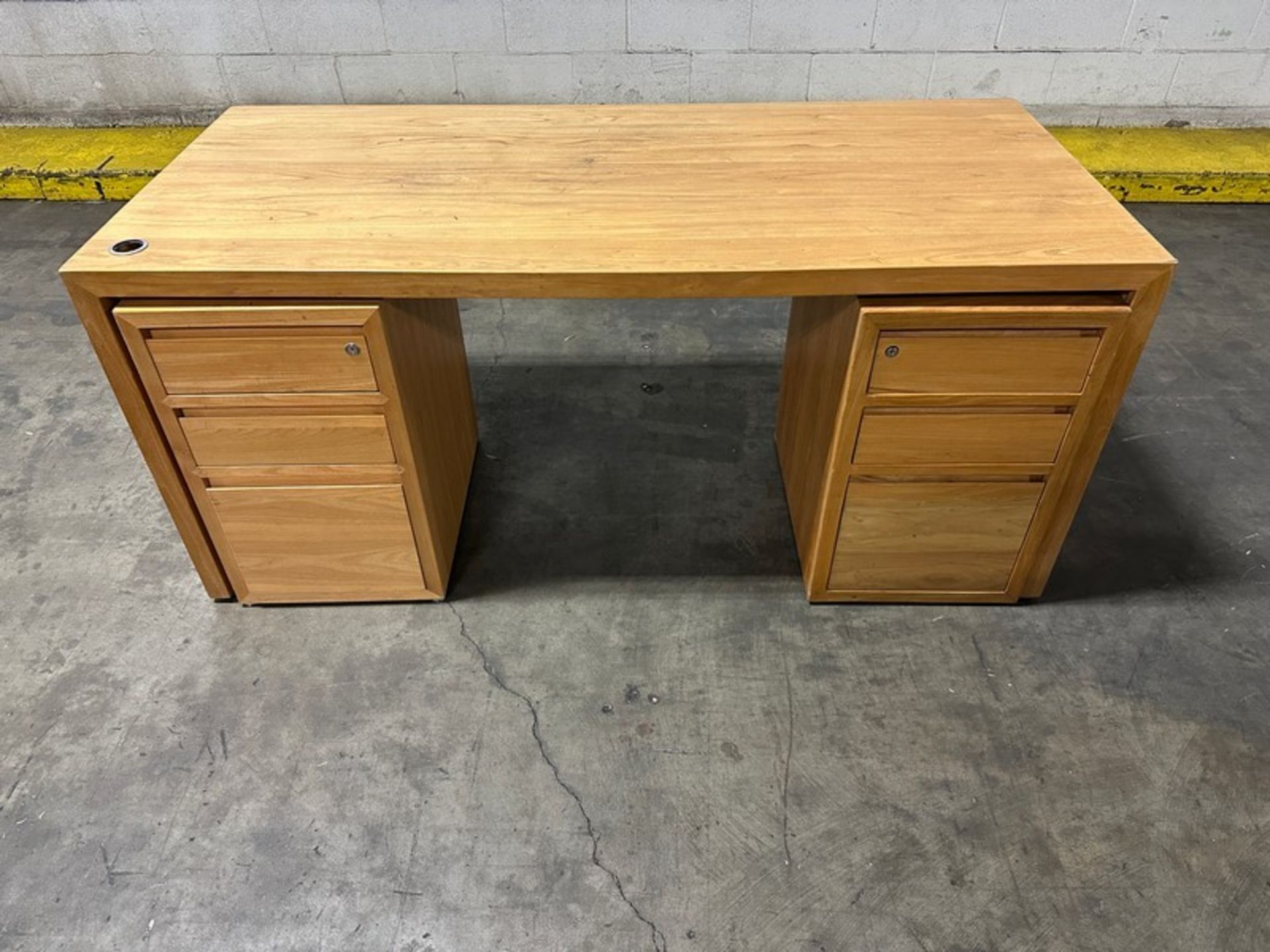 Desks: LOT (7pcs) 66" x 30" x 29"h (Located East Rutherford, NJ) (NOTE: REMOVAL 2-DAYS ONLY - Image 2 of 4