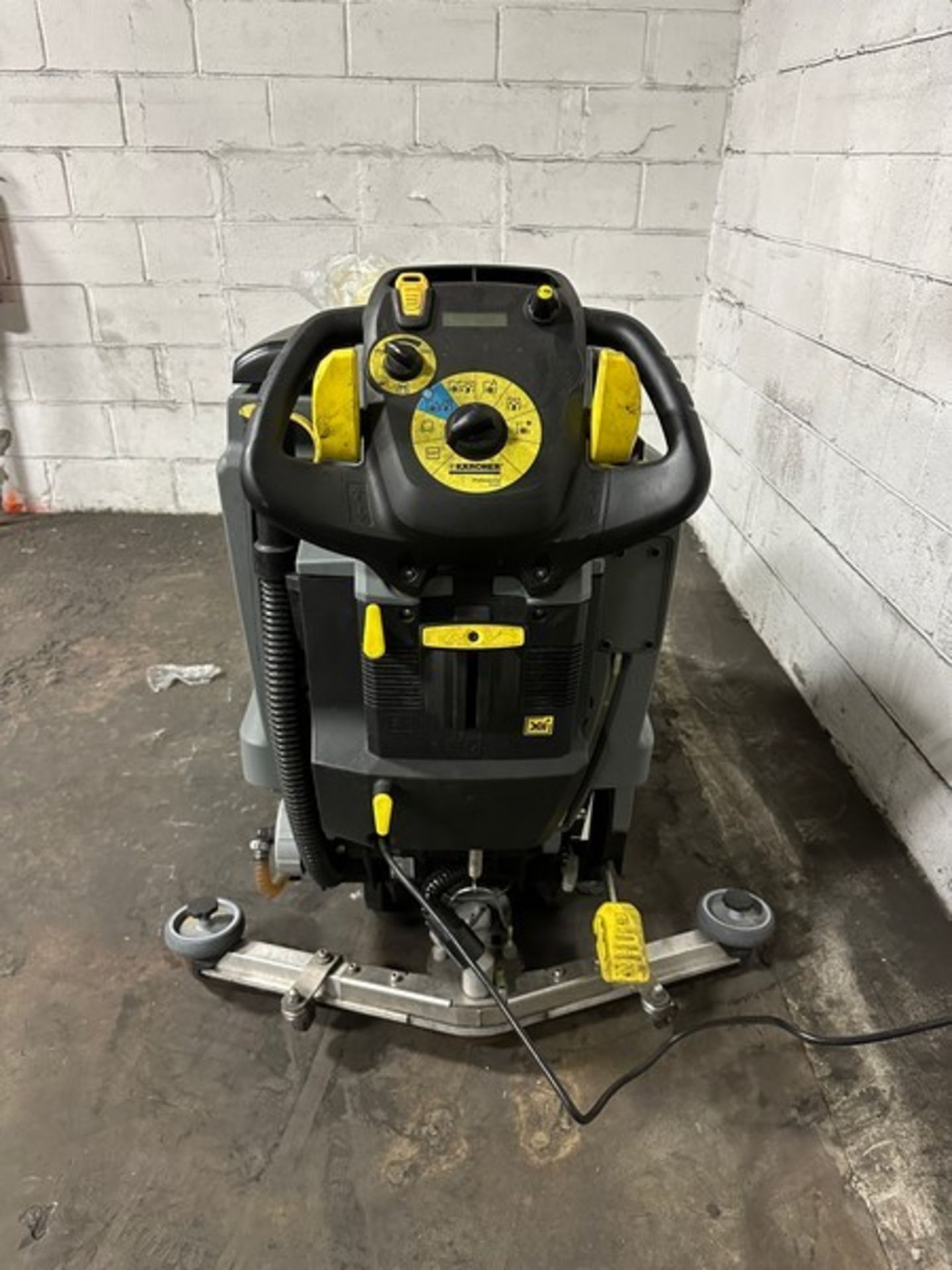 Floor Scrubber/Dryer: Karcher b60w w/drive (Located East Rutherford, NJ) (NOTE: REMOVAL 2-DAYS - Image 3 of 9