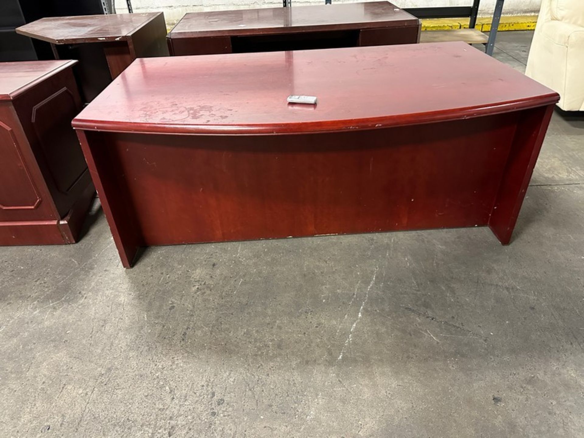 Desks: LOT (2) Desks & (2) Side Tables, 70" x 41" (red) & 70" x 35" side desk 48x24" (Located East - Bild 2 aus 5
