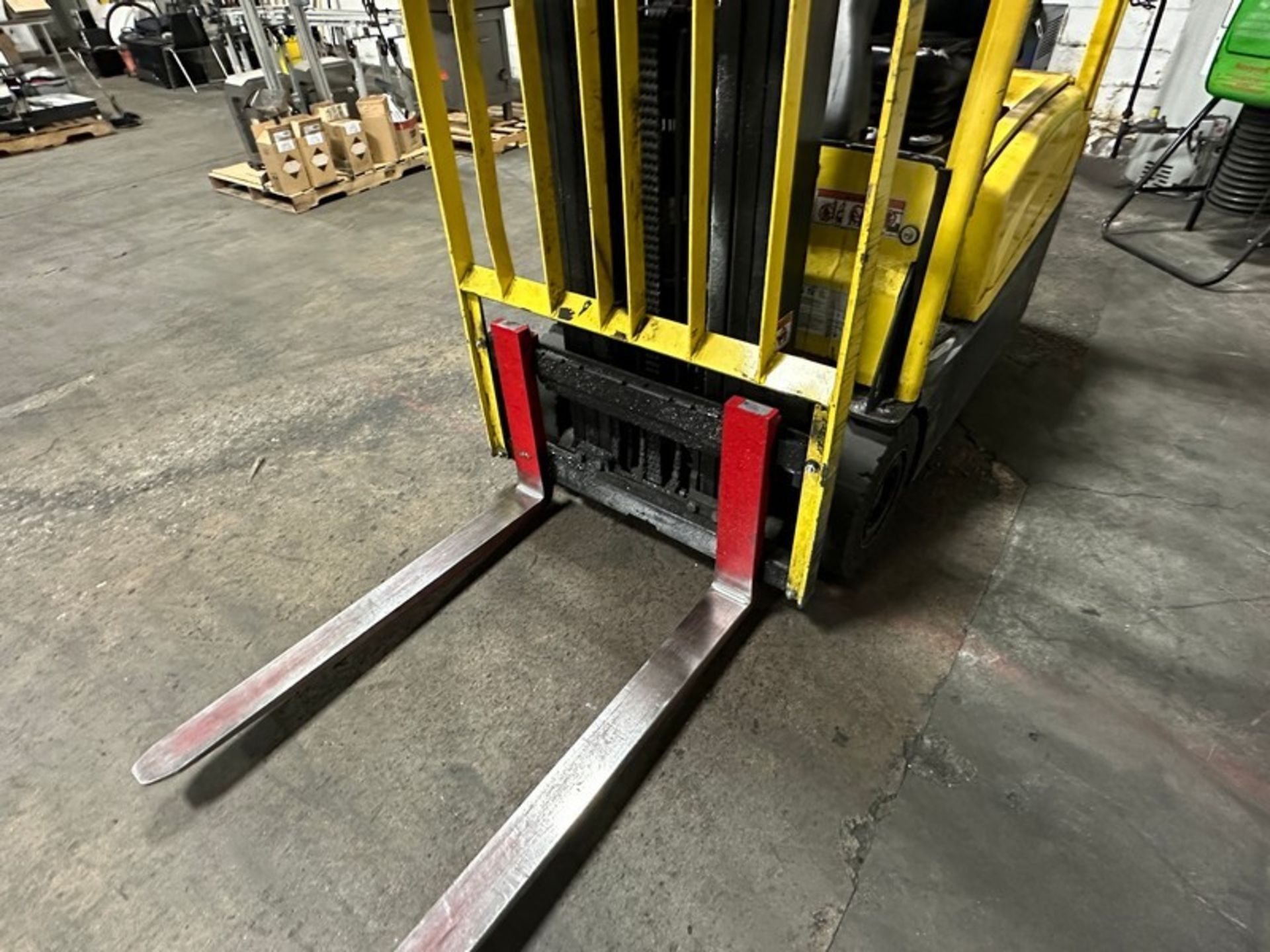 Forklift: 2018 Hyster J35XNT Electric 3,800 hrs, 2 Stage, Tilt, Side Shift, 3,800 hrs S/N - Image 8 of 10