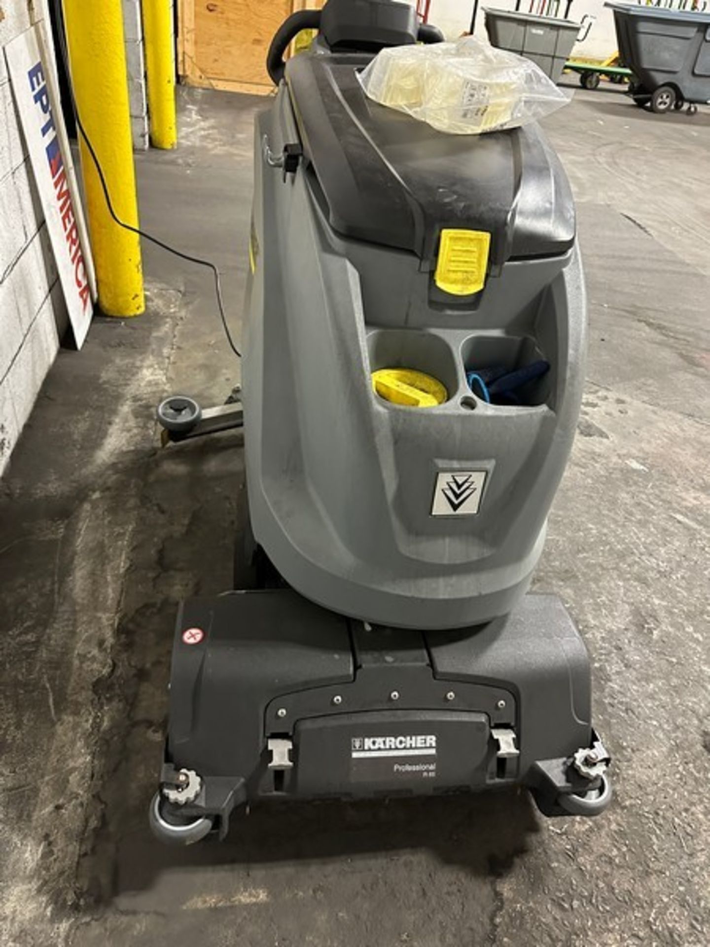 Floor Scrubber/Dryer: Karcher b60w w/drive (Located East Rutherford, NJ) (NOTE: REMOVAL 2-DAYS - Image 4 of 9