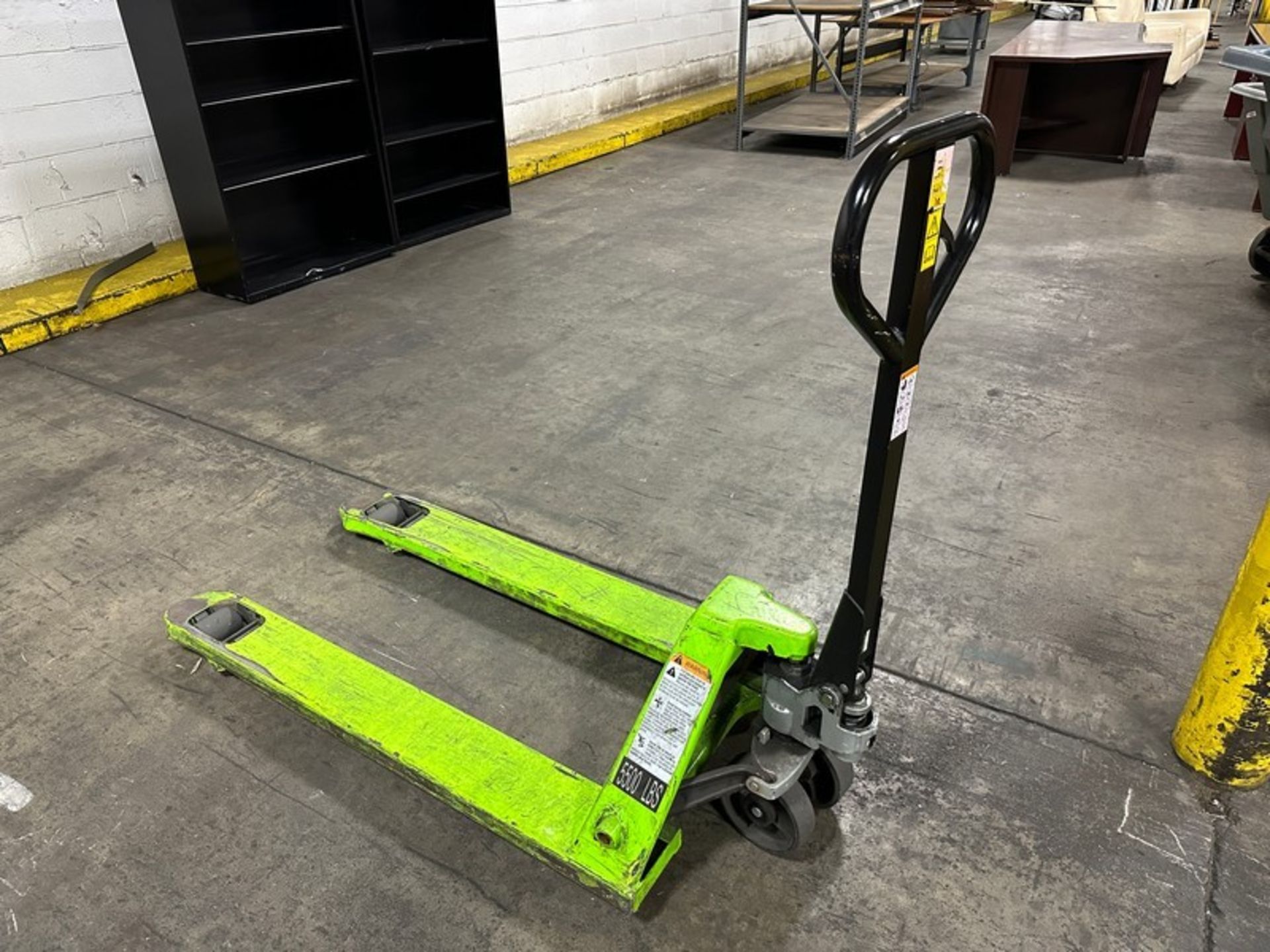 Pallet Jack: Uline 5,500lbs 48 x 27", Lime (Located East Rutherford, NJ) (NOTE: REMOVAL 2-DAYS - Image 3 of 4