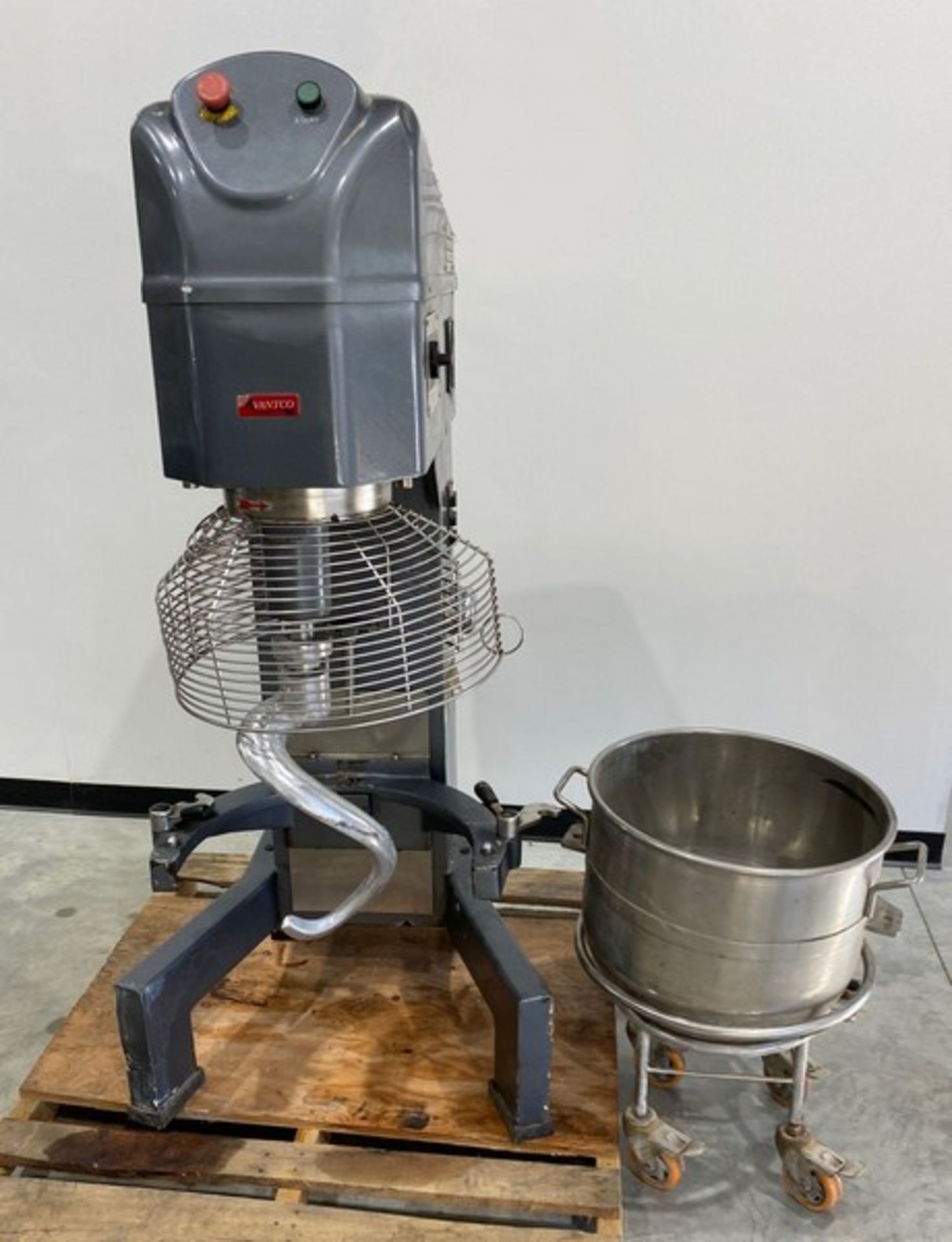Avantco MX60 Mixer. Serial: 03 0021 16, 60Qt capacity. 240 Volts, 3 Phase, 60 Hz. Bowl is stainless