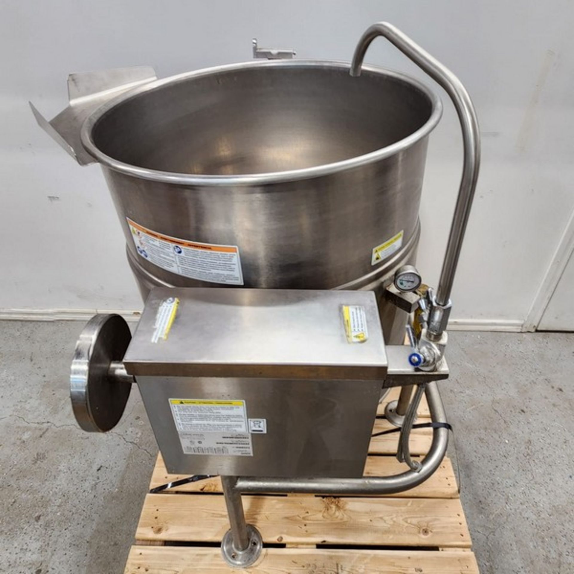 Cleveland 60gal Kettle Model KEL-60-T. 50 psi. Serial No. 1402230. KEL-T: Electric tilting steam - Image 4 of 7