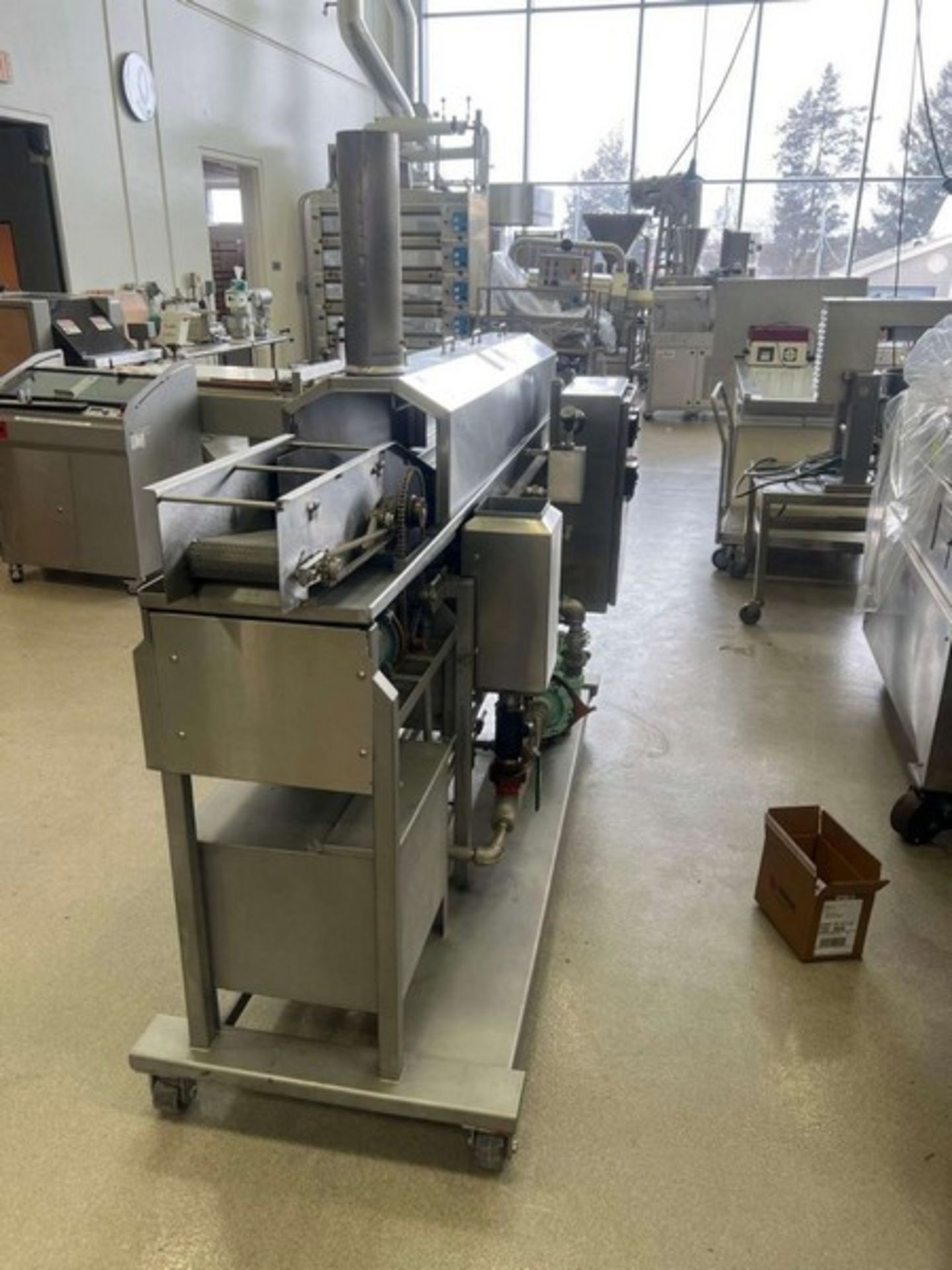 Heat and Control Fryer Used Heat and Control Continuous Fryer with: Conveyor dimensions: -- - Image 8 of 12
