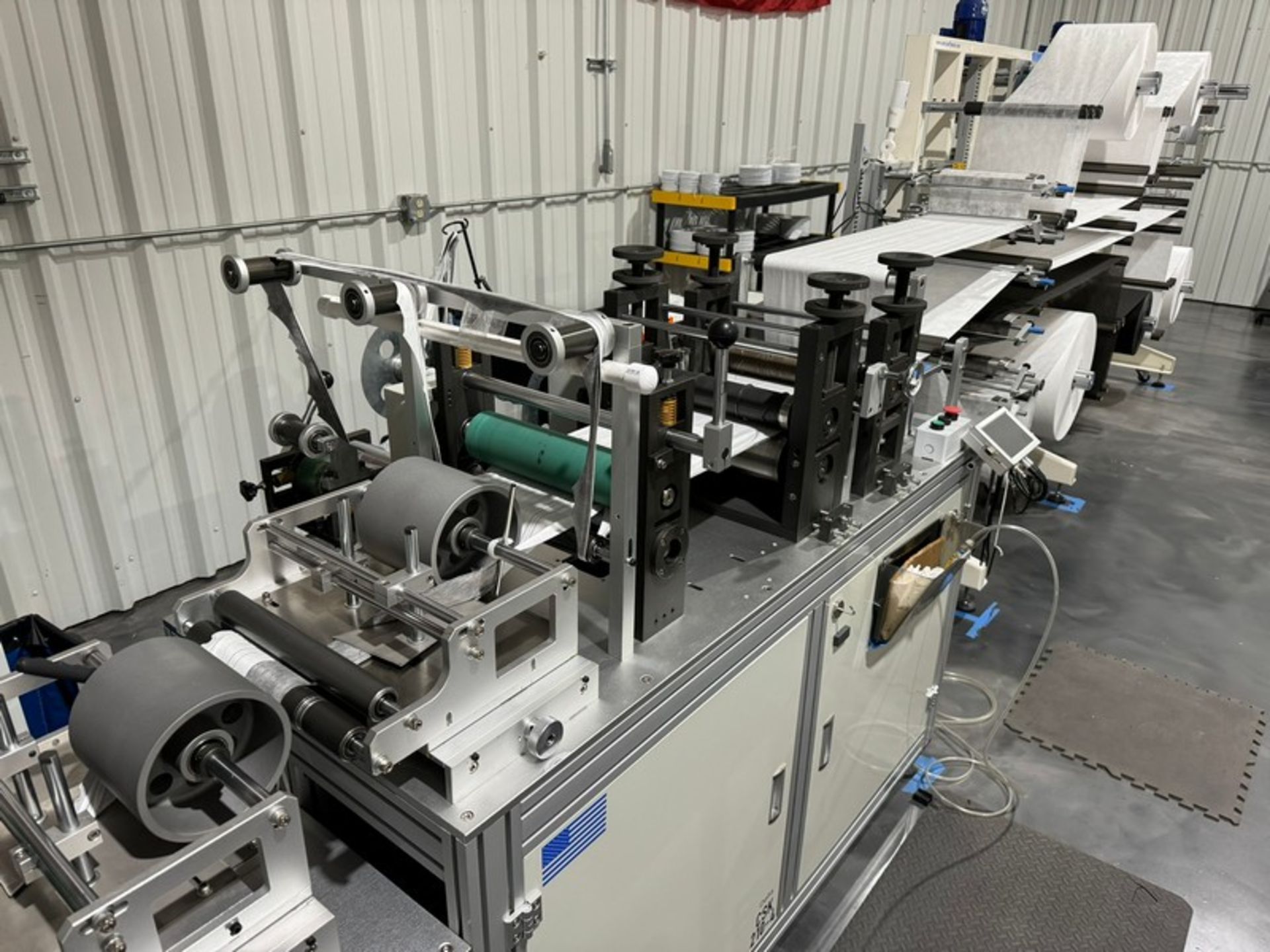 2022 KYD Automatic 4,000 Units Per Hour Mask Manufacturing Line, Includes Unwinding Station, Rolling - Bild 4 aus 14