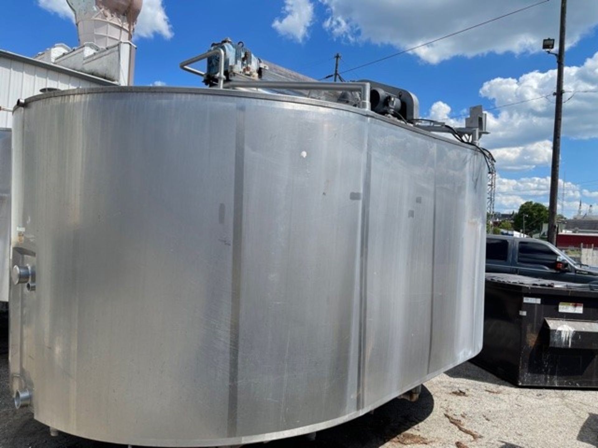 Aprox. 45,000 lb. Capacity Double O Vat, Dimensions Aprox. 12 ft. tall x 10 ft. wide x 16 ft.