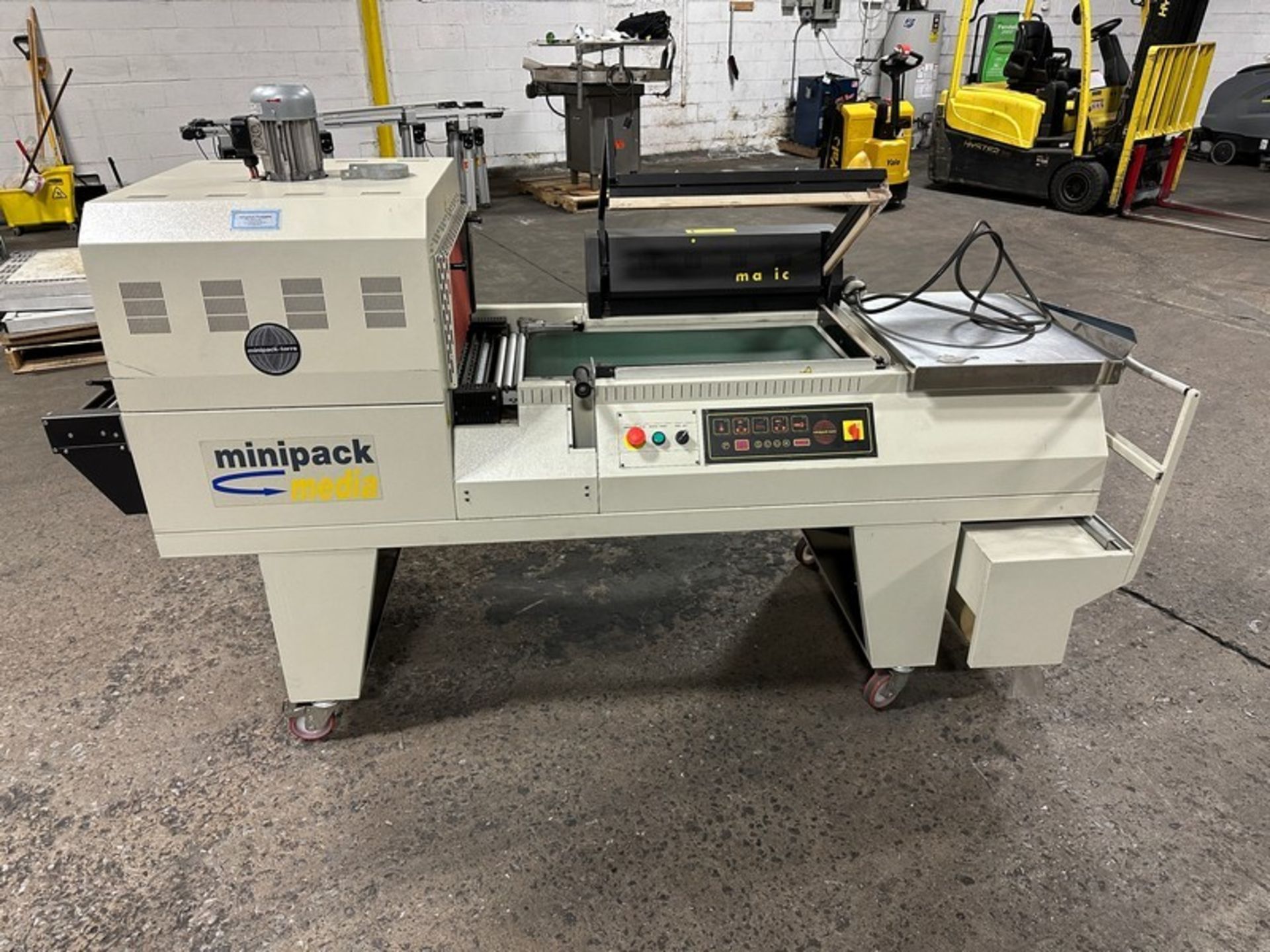 Shrink Wrapper: Minipack Torre mf17bh12 Semi-Auto (Located East Rutherford, NJ) (NOTE: REMOVAL 2-