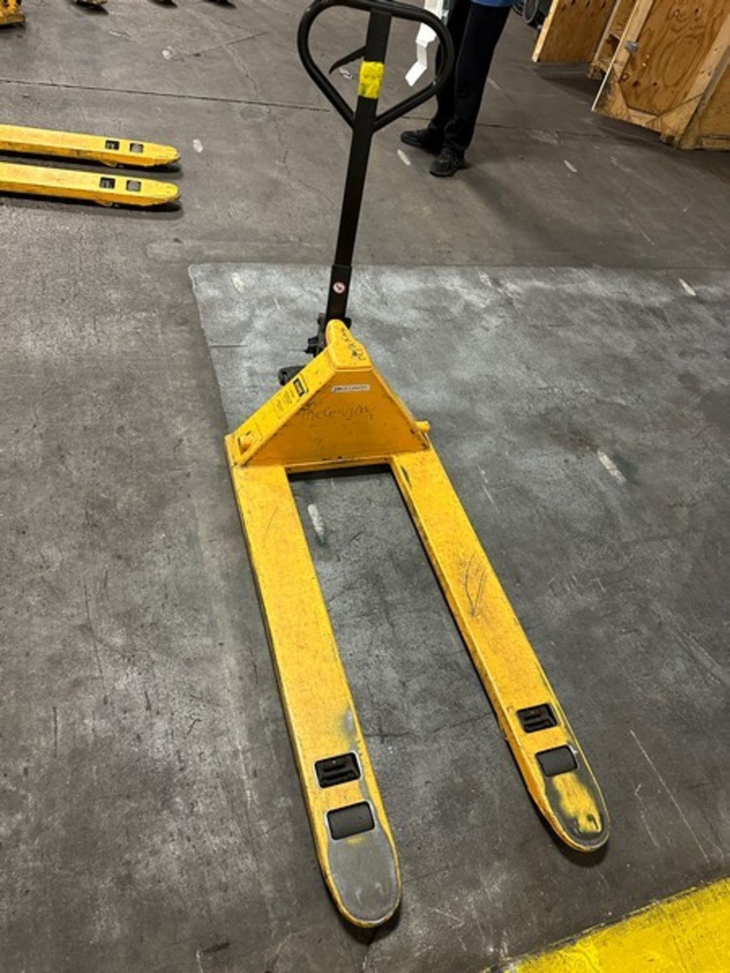 Pallet Jack: Uline 5,500lbs 48 x 27", Yellow (Located East Rutherford, NJ) (NOTE: REMOVAL 2-DAYS - Image 3 of 4