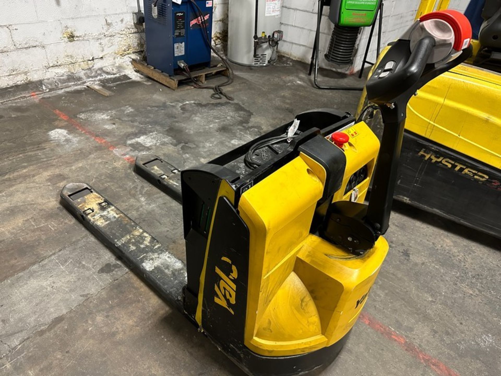 Electric pallet jack: 2021 Yale 581 hrs Walk, mpb045vgn24t2646 (Located East Rutherford, NJ) ( - Bild 6 aus 10