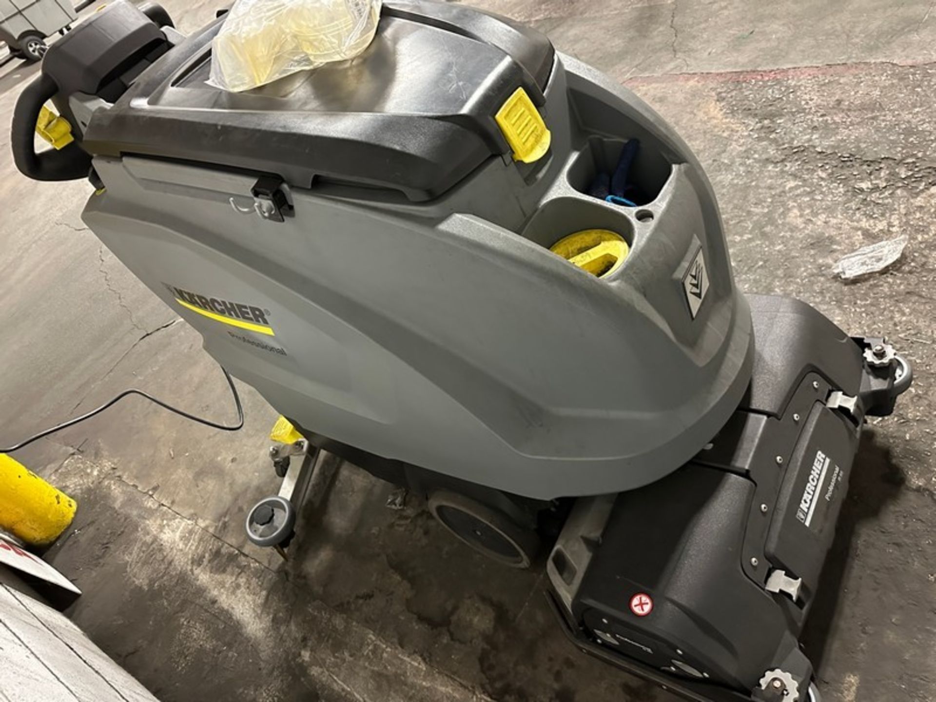 Floor Scrubber/Dryer: Karcher b60w w/drive (Located East Rutherford, NJ) (NOTE: REMOVAL 2-DAYS - Image 6 of 9