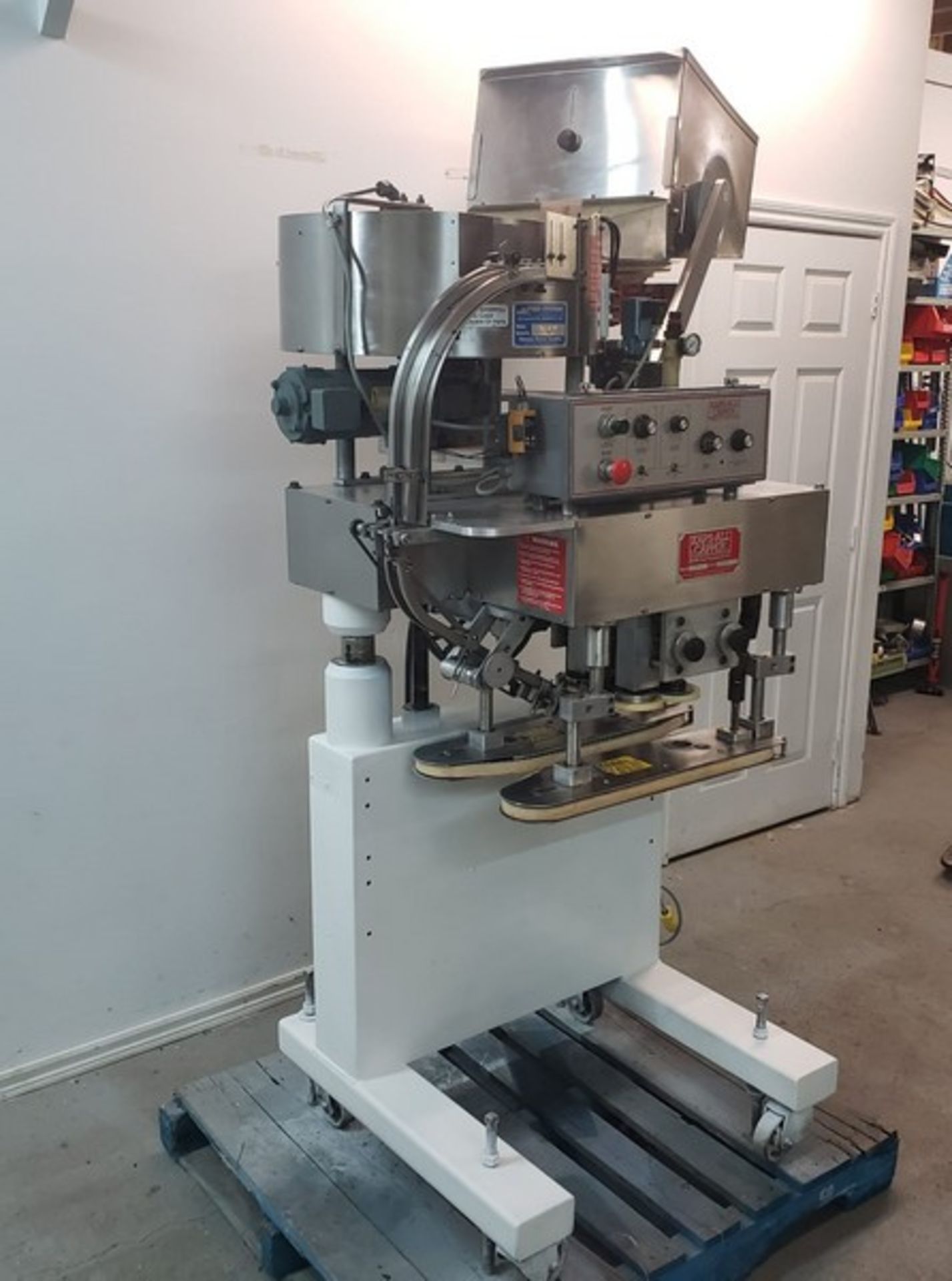 Kaps-All capper Model E. With feeder system Model FSRF-24 in good working condition 120 volts 1 - Image 3 of 12