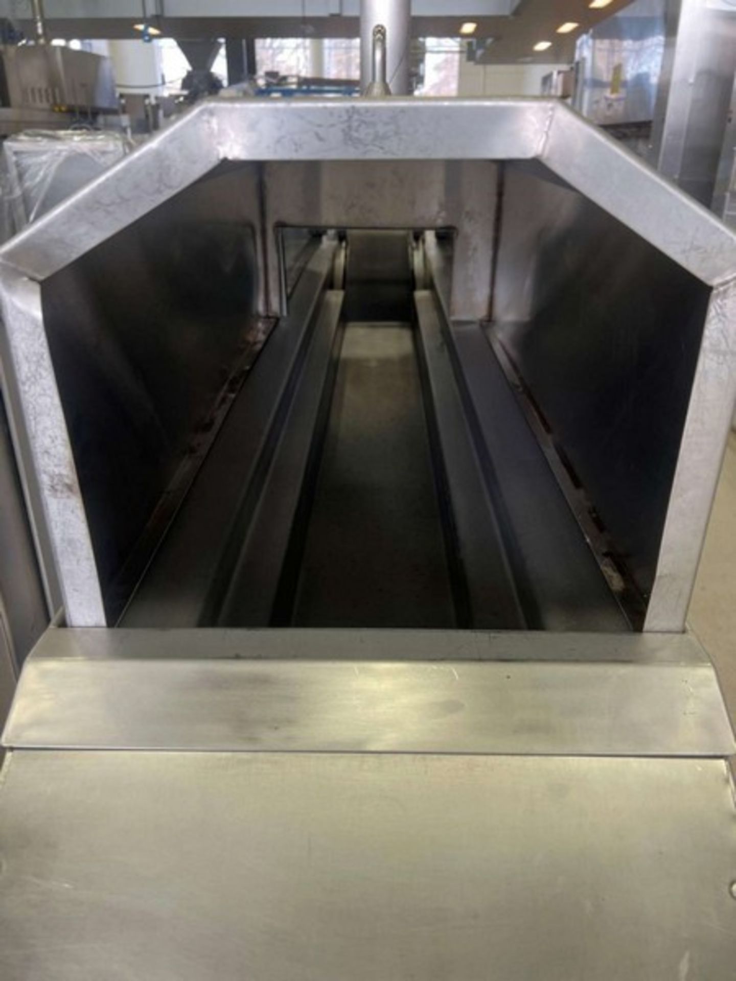 Heat and Control Fryer Used Heat and Control Continuous Fryer with: Conveyor dimensions: -- - Image 4 of 12