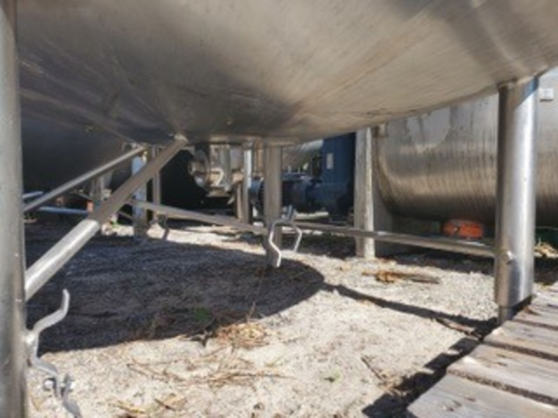 APV CREPACO 300 Gal MIX TANK- Jacketed - Max 75 PSI — 350º F Max Temp. 14" Impeller — 2 3/8 " in - Image 7 of 8