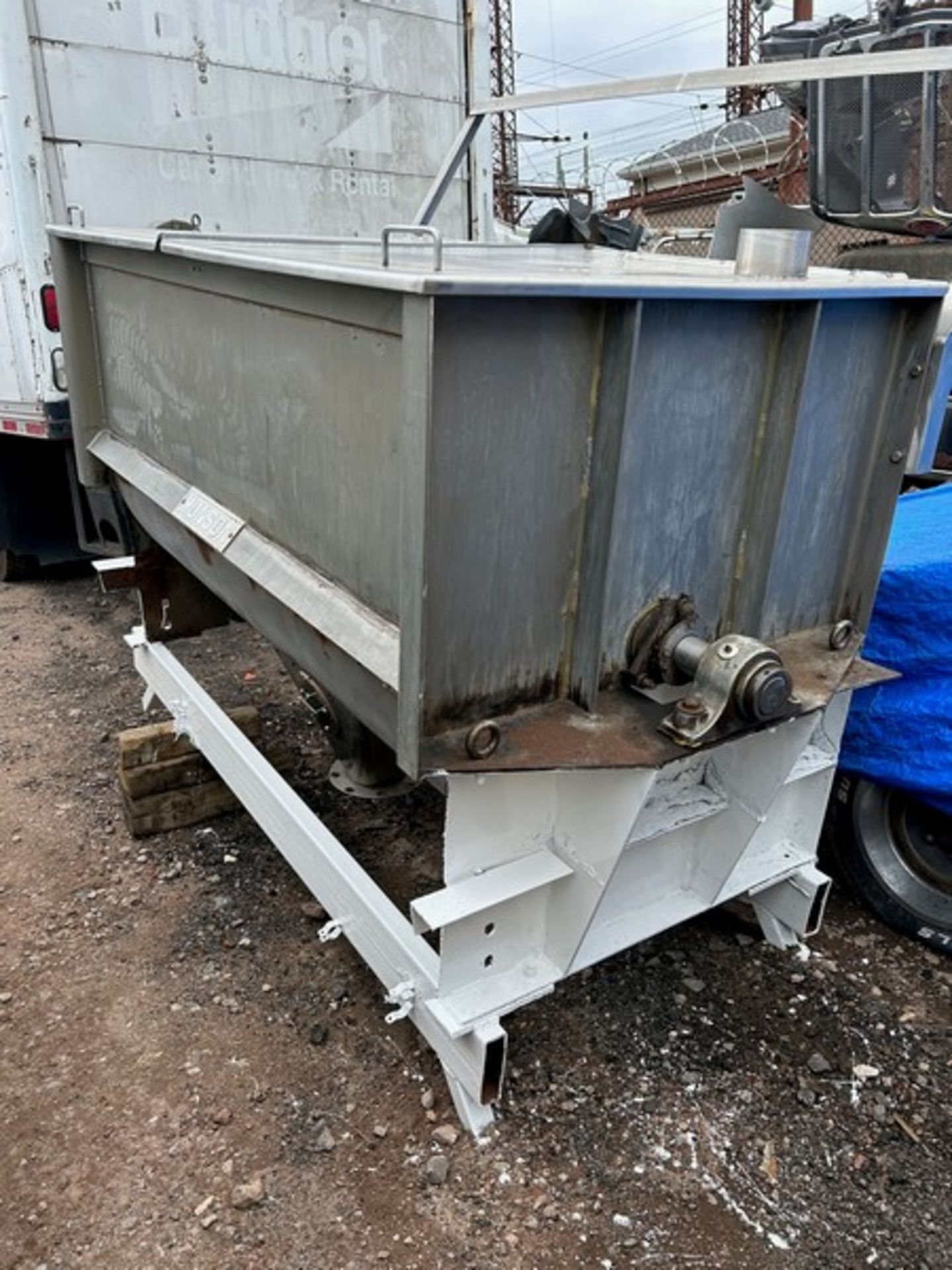 Munson Double Ribbon blender 56 Cu Ft, 8” center discharge , (Located in Rahway NJ ) - Image 3 of 6