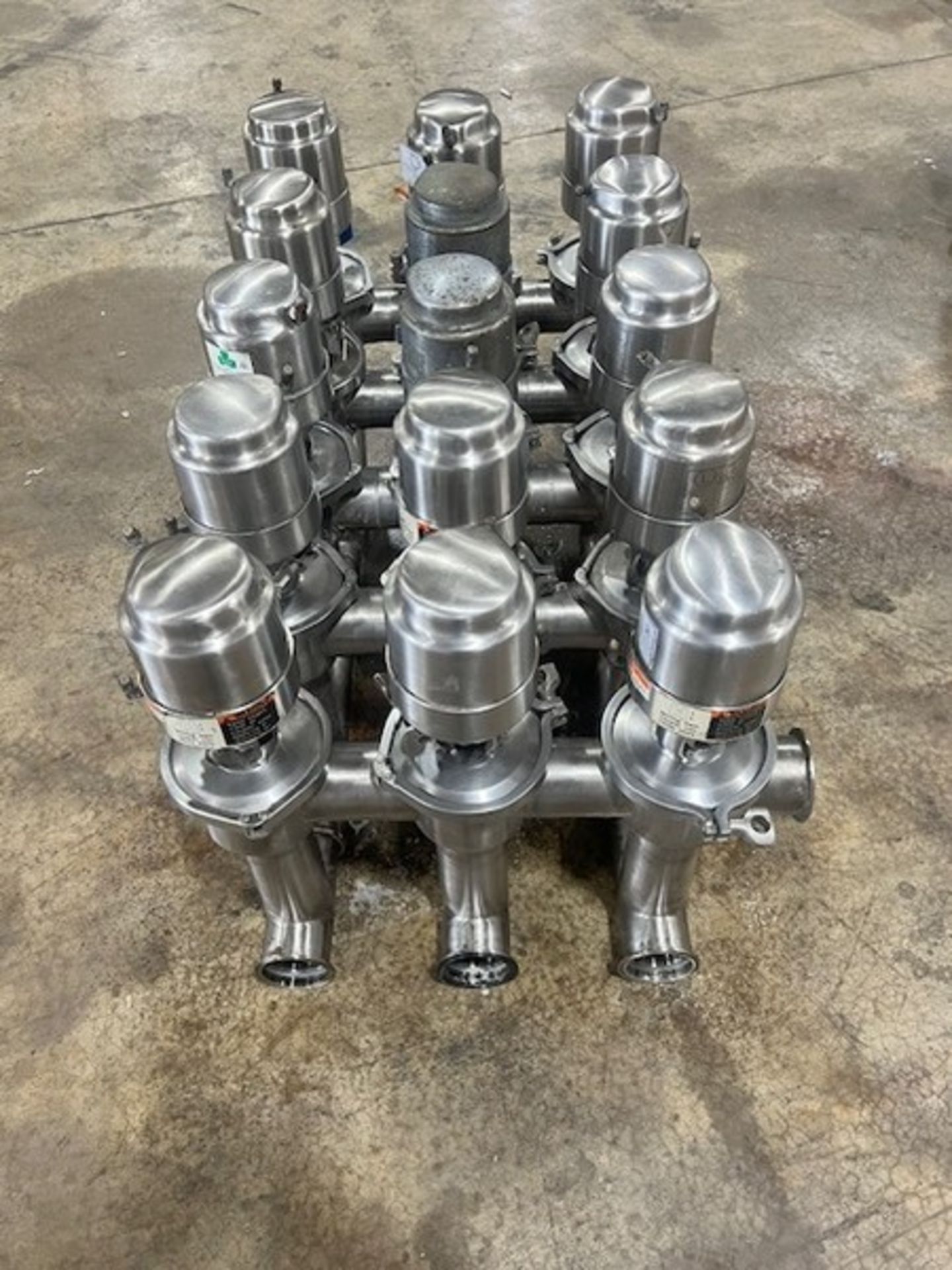 Tri-Clover 15-Valve S/S Air Valves in Cluster, Model 361-10W-20-3-316L, S/N 247496-01 (Load Fee $