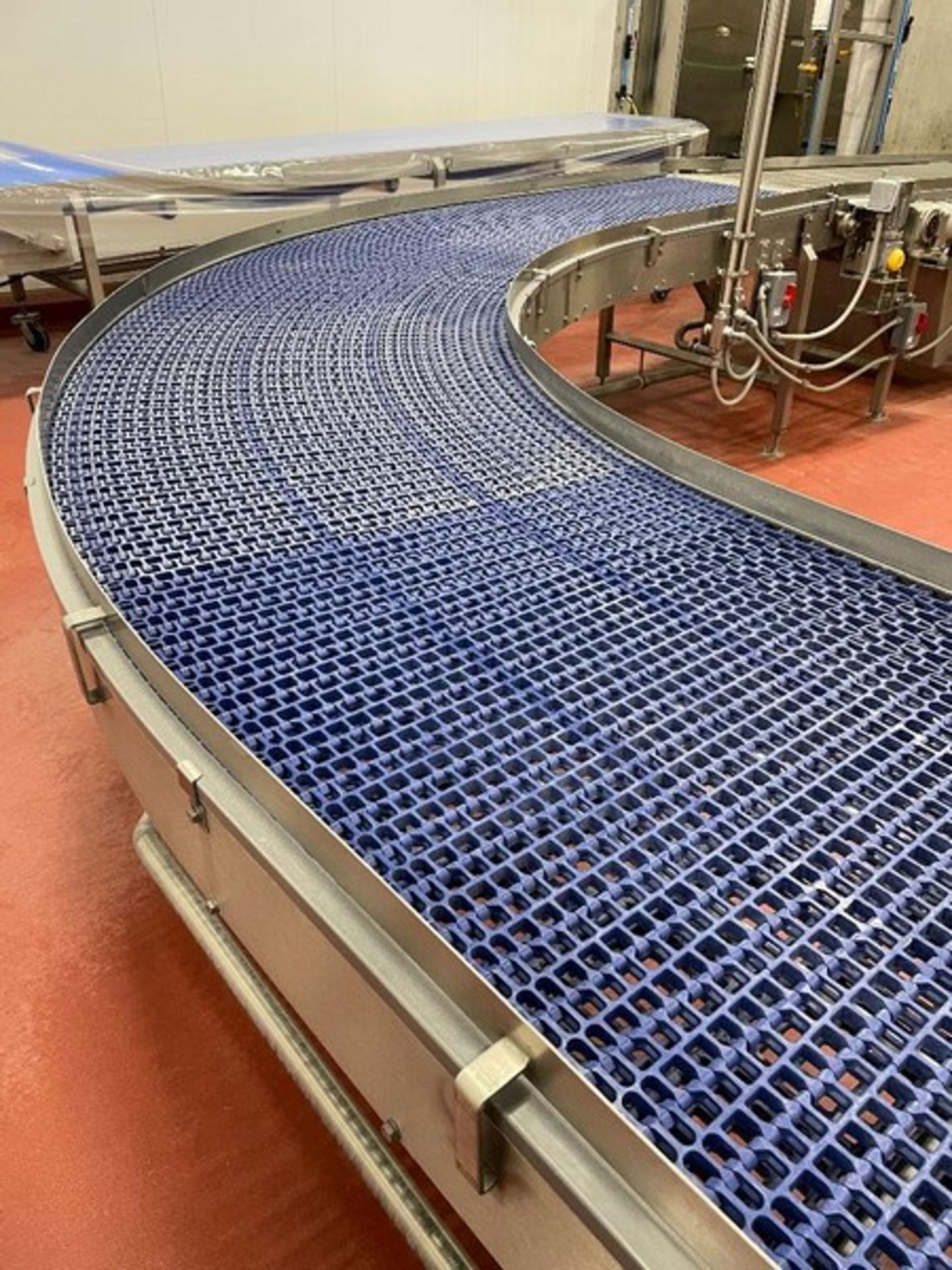 Aprox. 36" W x 90 Degree Blue Intralox Belt Conveyor, 17 foot from Corner to Corner with 2" Side - Image 5 of 7