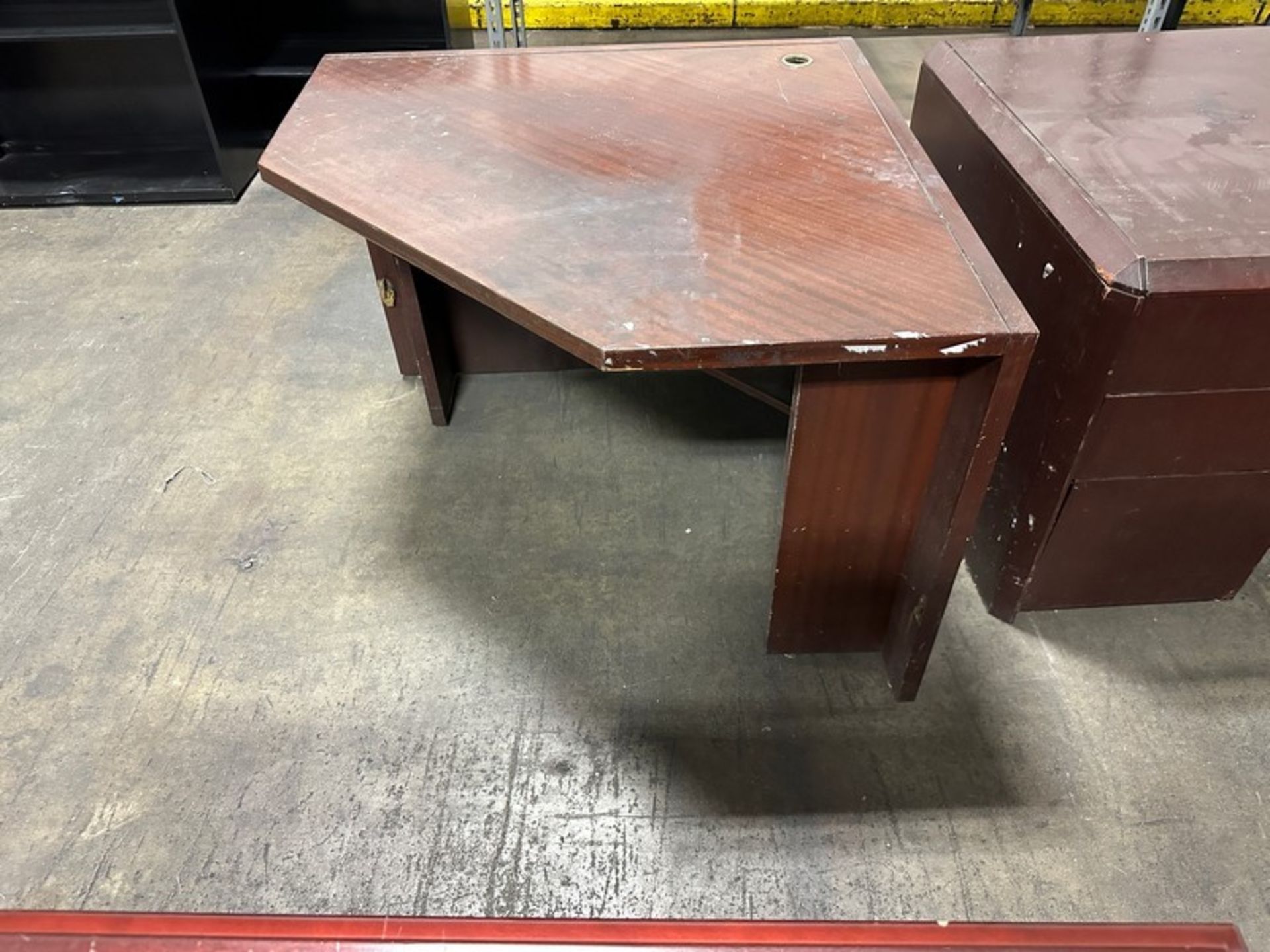 Desks: LOT (2) Desks & (2) Side Tables, 70" x 41" (red) & 70" x 35" side desk 48x24" (Located East - Bild 5 aus 5