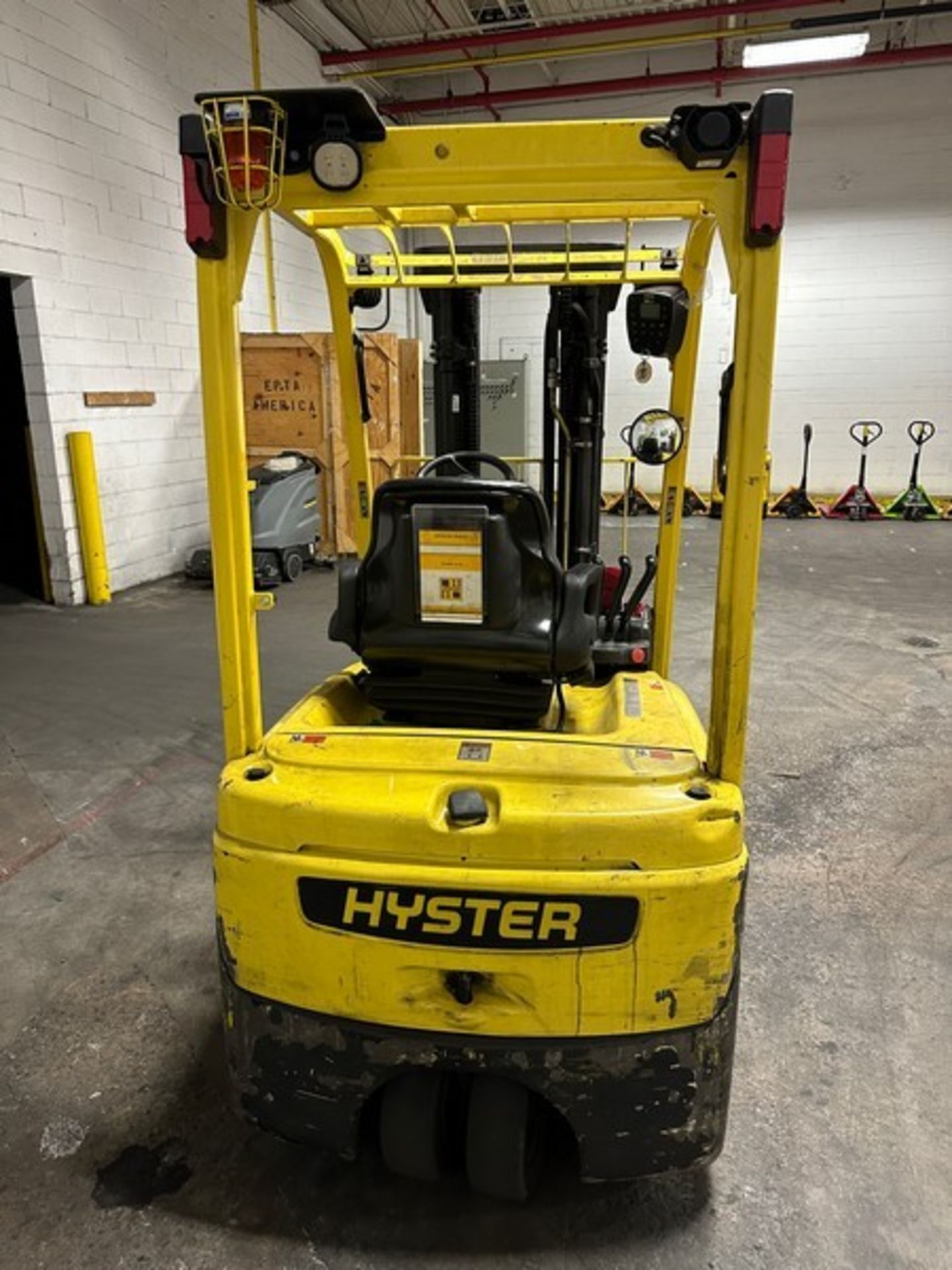 Forklift: 2018 Hyster J35XNT Electric 3,800 hrs, 2 Stage, Tilt, Side Shift, 3,800 hrs S/N - Image 9 of 10