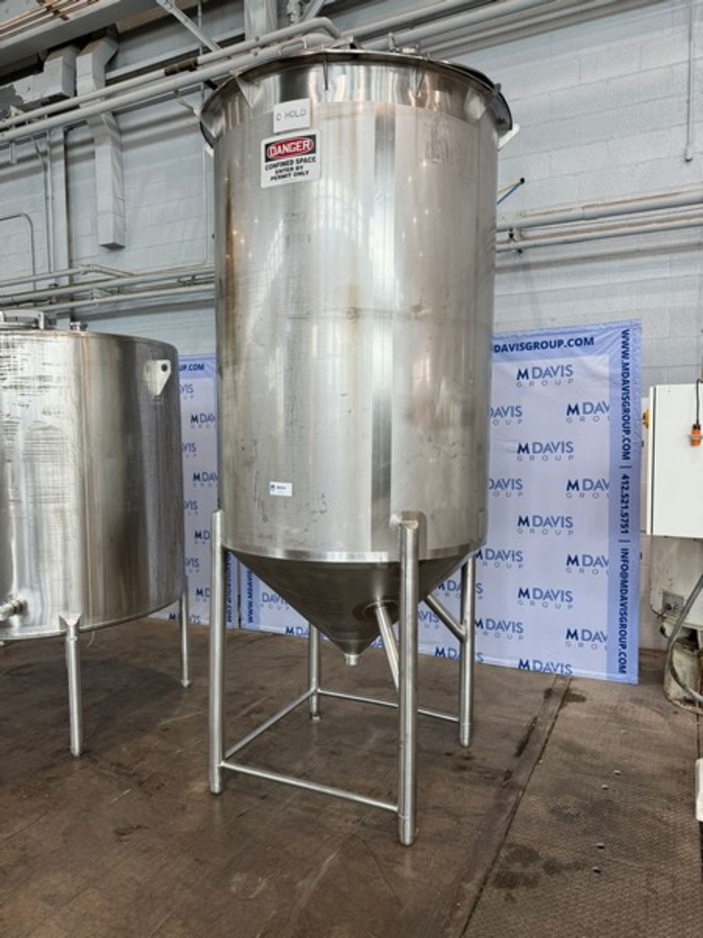 Walker 600 Gal. S/S Single Wall Tank, M/N CB, S/N 4228, 304 SS, with Cone Bottom, with Aprox. 3"