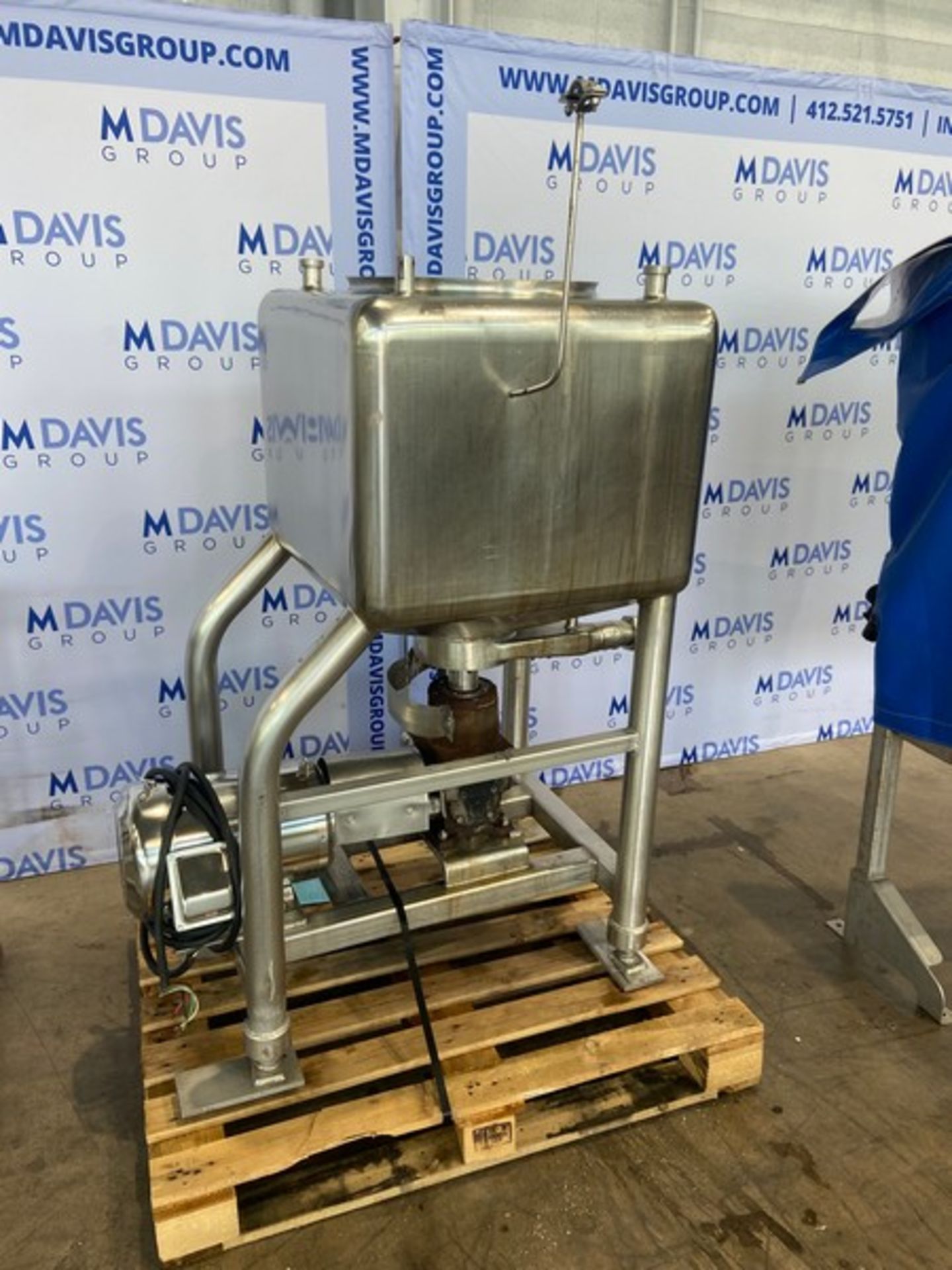 Aprox. 40 Gal. S/S Liquifier, Internal Dims.: Aprox. 24" L x 24" W x 18" H, with 10 hp S/S Clad