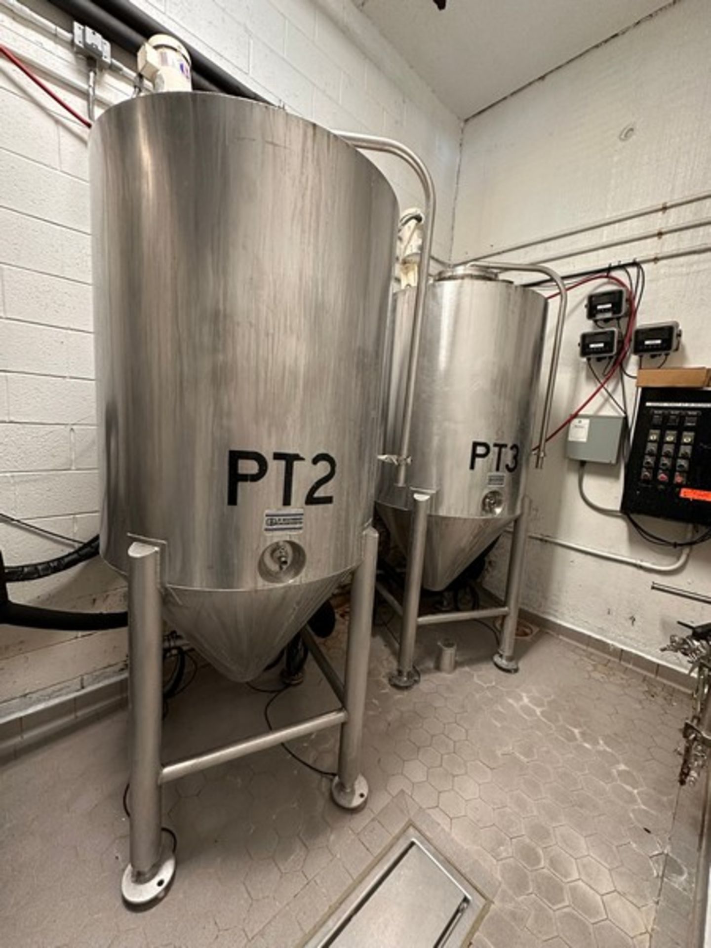 252 gallon Stainless Steel Cone bottom Mix Tank, built by JV NorthWest. Top entering slanted Sharp - Image 10 of 18