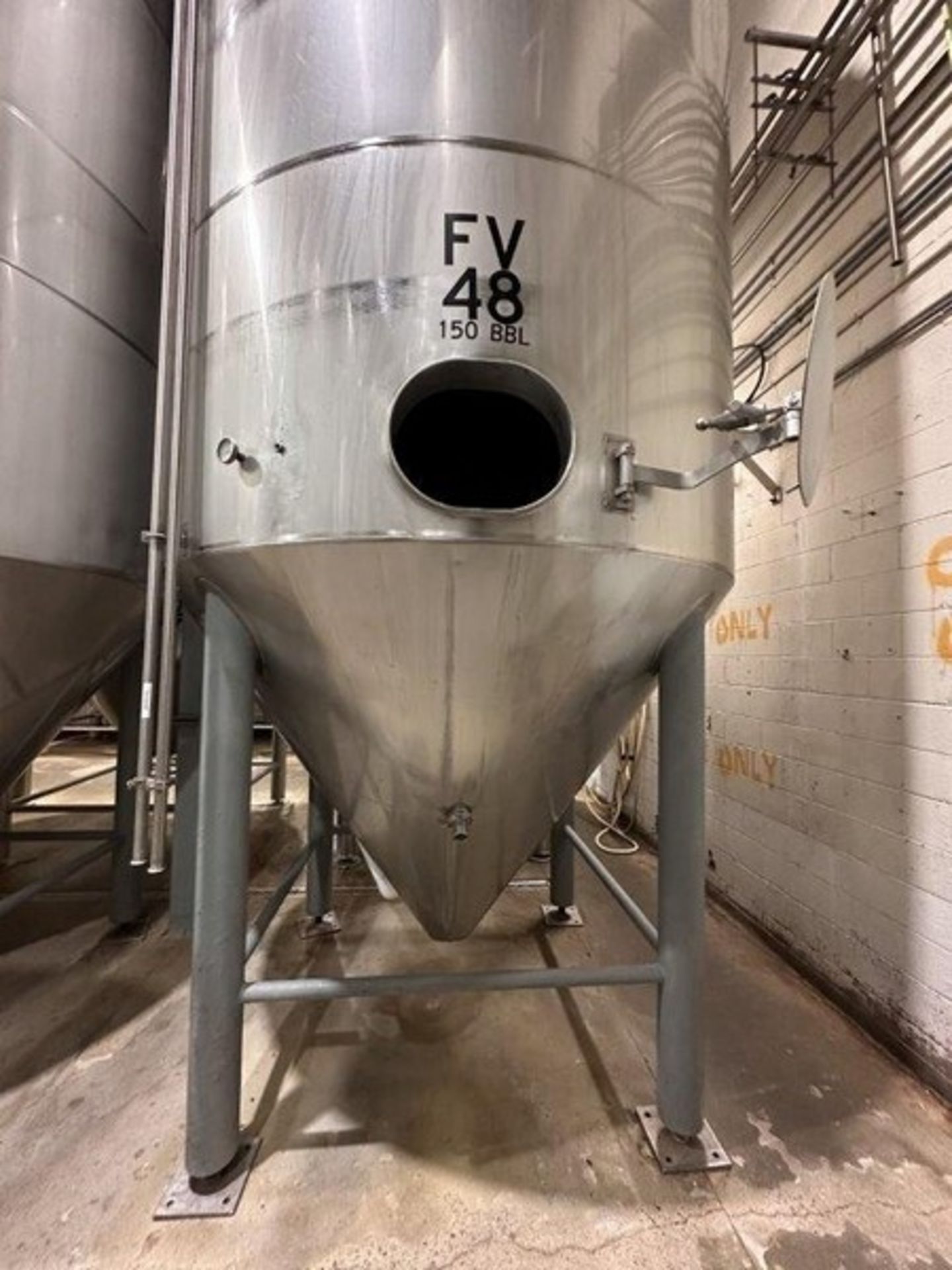 150 BBL (4650 Gallon) Vertical Cone Bottom 304 Stainless Steel Jacketed Vessel. Manufactured by - Image 3 of 14