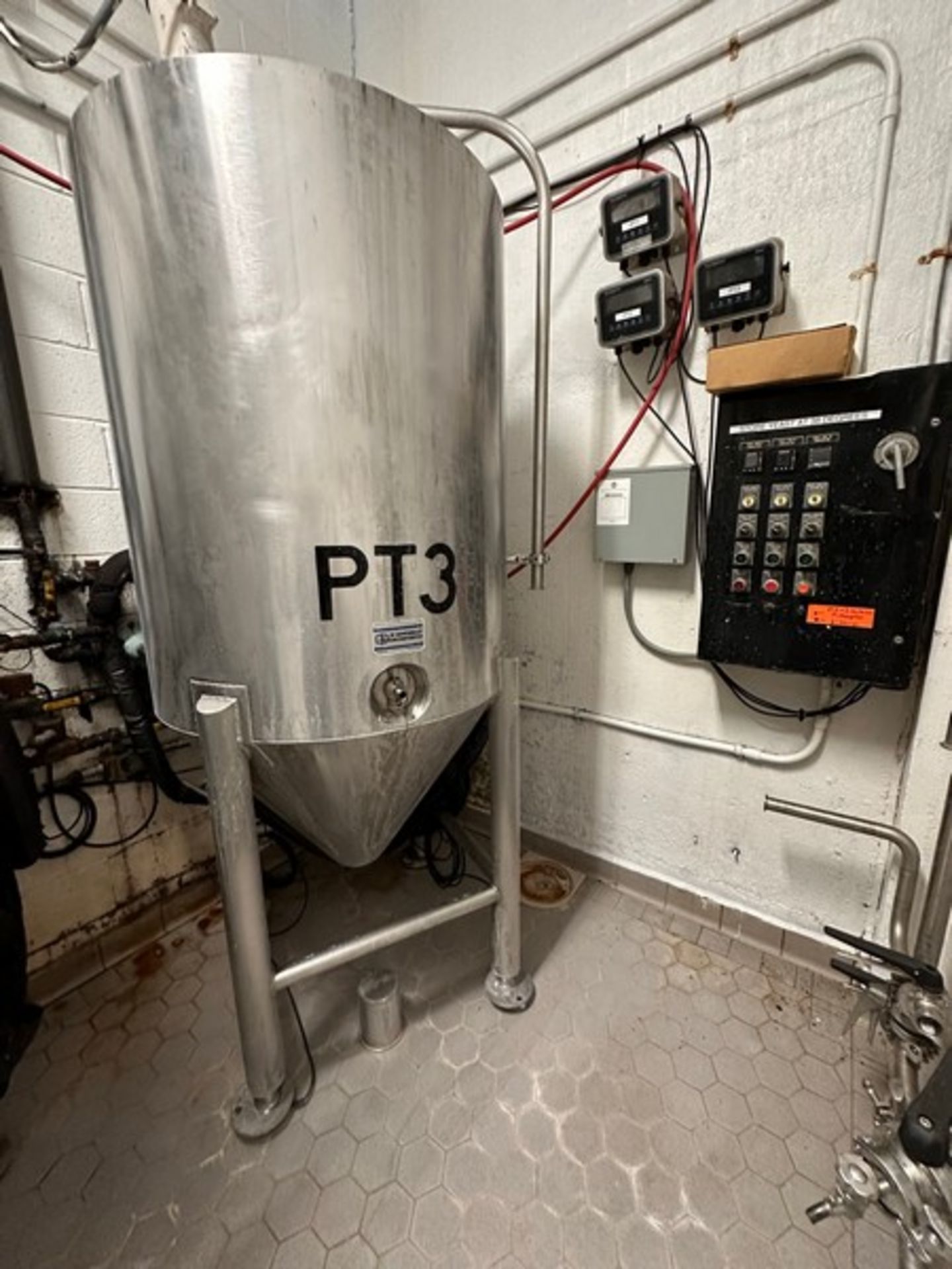 252 gallon Stainless Steel Cone bottom Mix Tank, built by JV NorthWest. Top entering slanted Sharp - Image 10 of 18