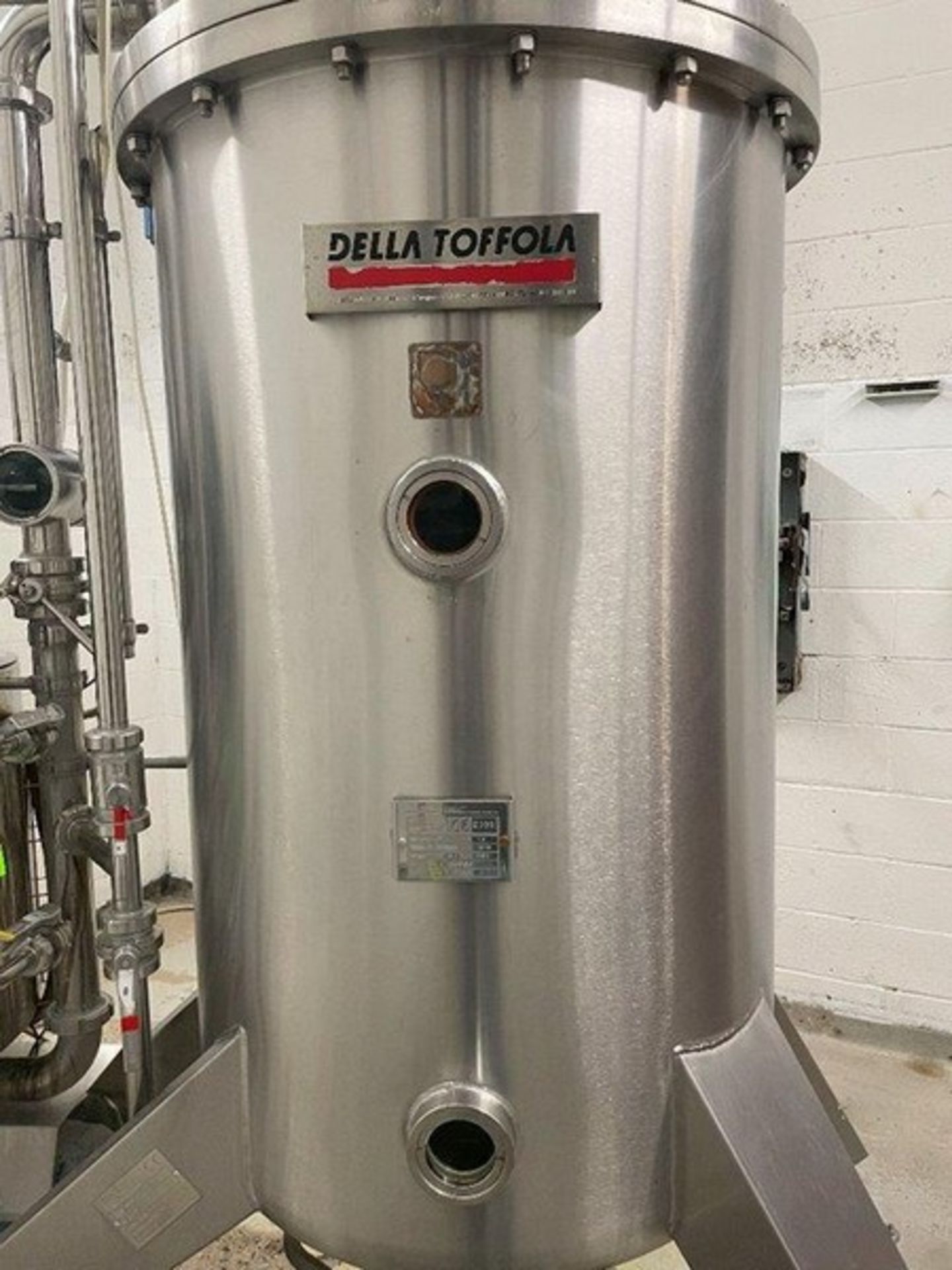 274 Gallon (1040 liter) DE Filter. Manufactured by Della Toffola. 101 psig (7 bar) MAWP @185F ( - Image 26 of 48