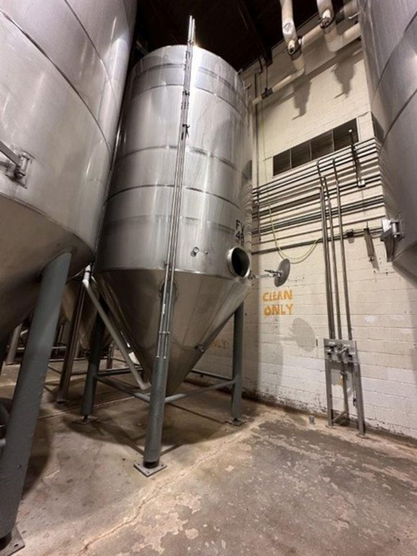 150 BBL (4650 Gallon) Vertical Cone Bottom 304 Stainless Steel Jacketed Vessel. Manufactured by - Image 2 of 14